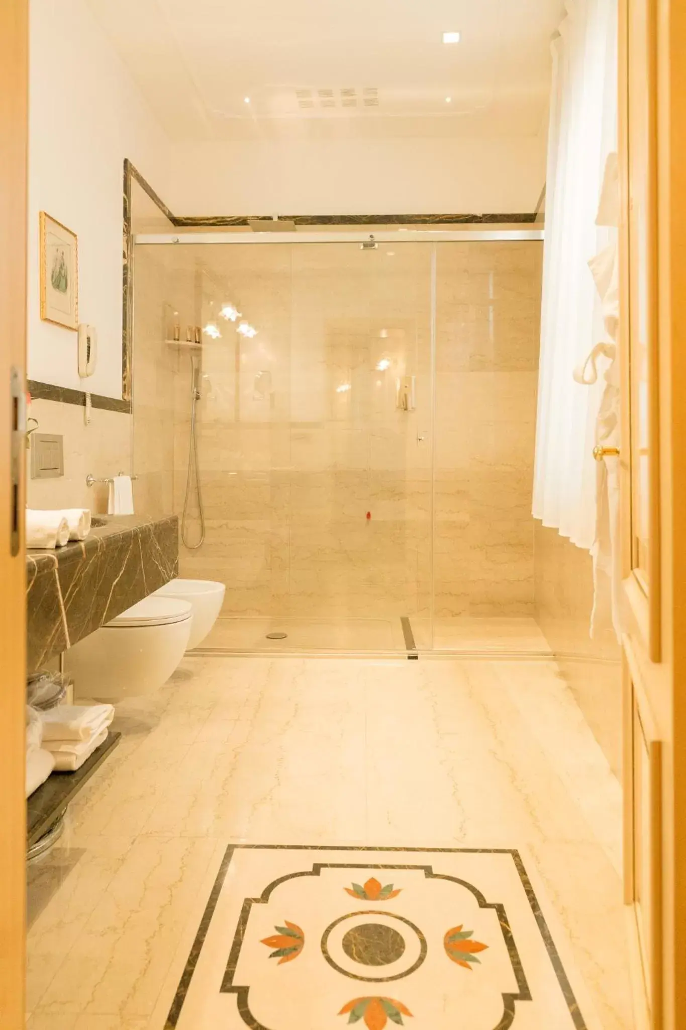 Shower, Bathroom in Grand Hotel Majestic gia' Baglioni