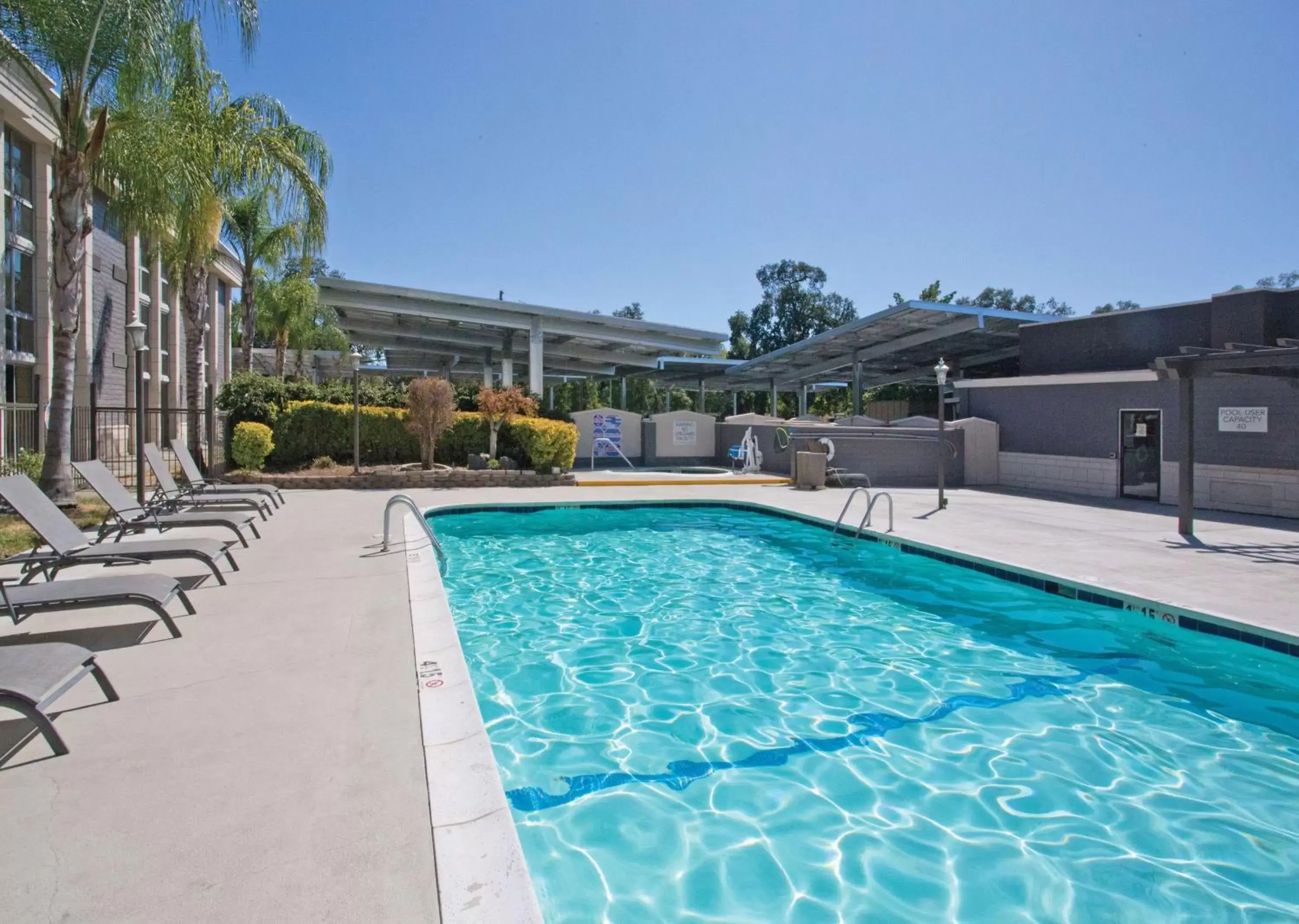 Pool view, Swimming Pool in Doubletree By Hilton Chico, Ca