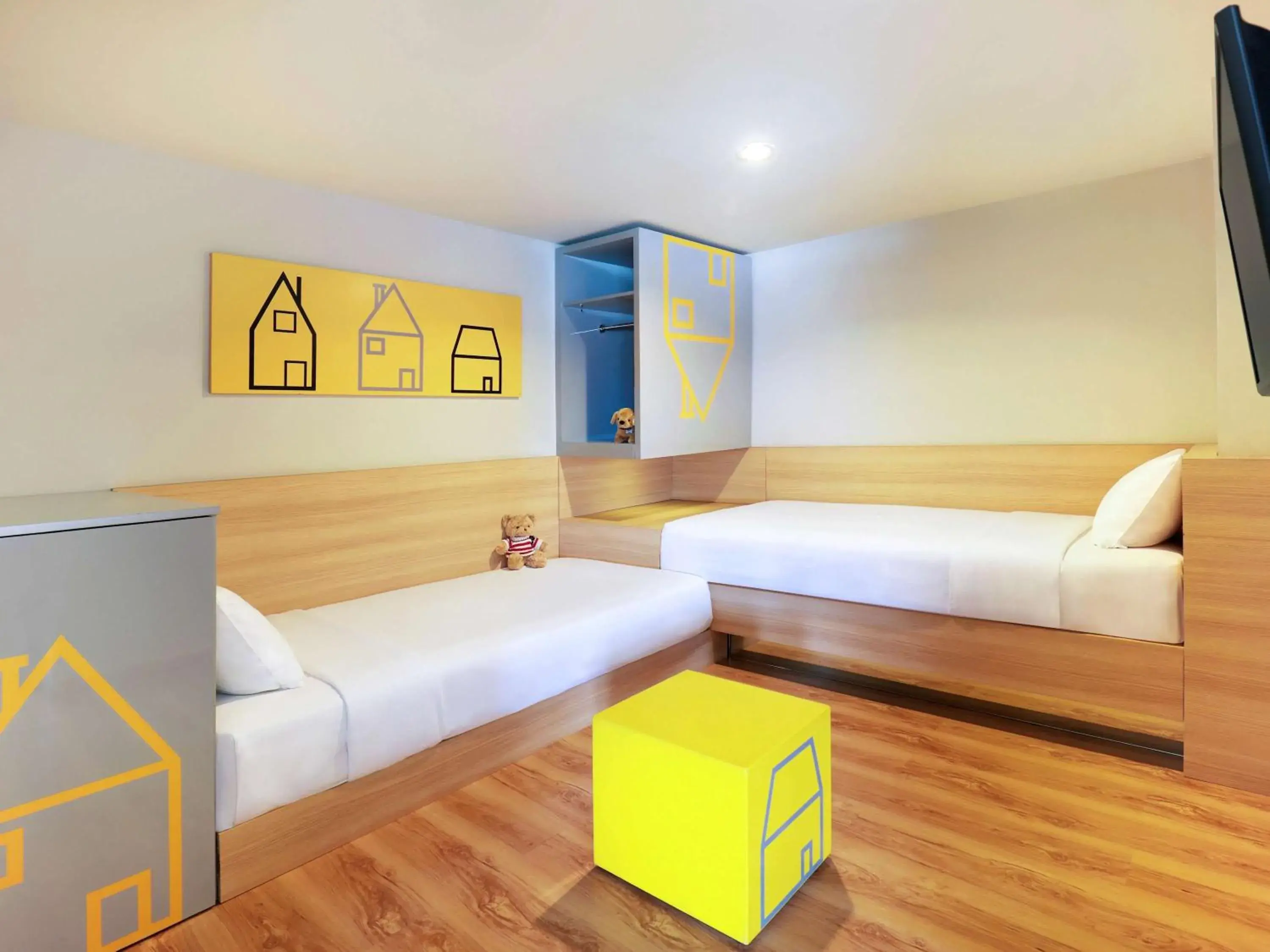 Photo of the whole room, Bed in KIMAYA Braga Bandung by HARRIS Photo of the whole room, Bed in KIMAYA Braga Bandung by HARRIS