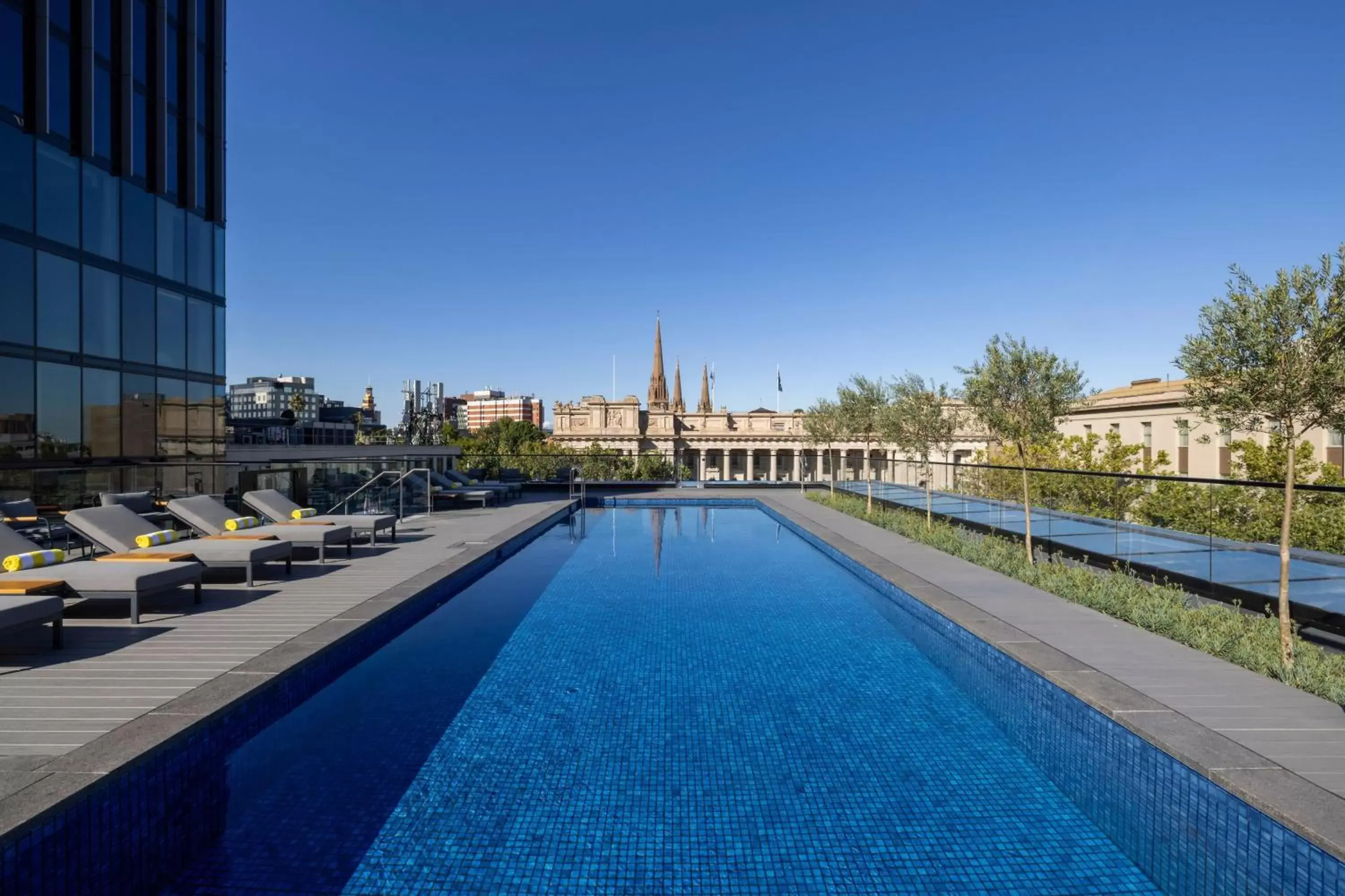 Swimming Pool in Le Méridien Melbourne