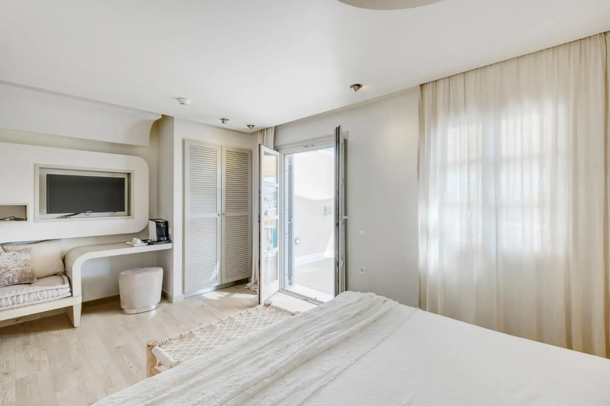 Bedroom, Bed in Kouros Art Hotel (Adults Only)