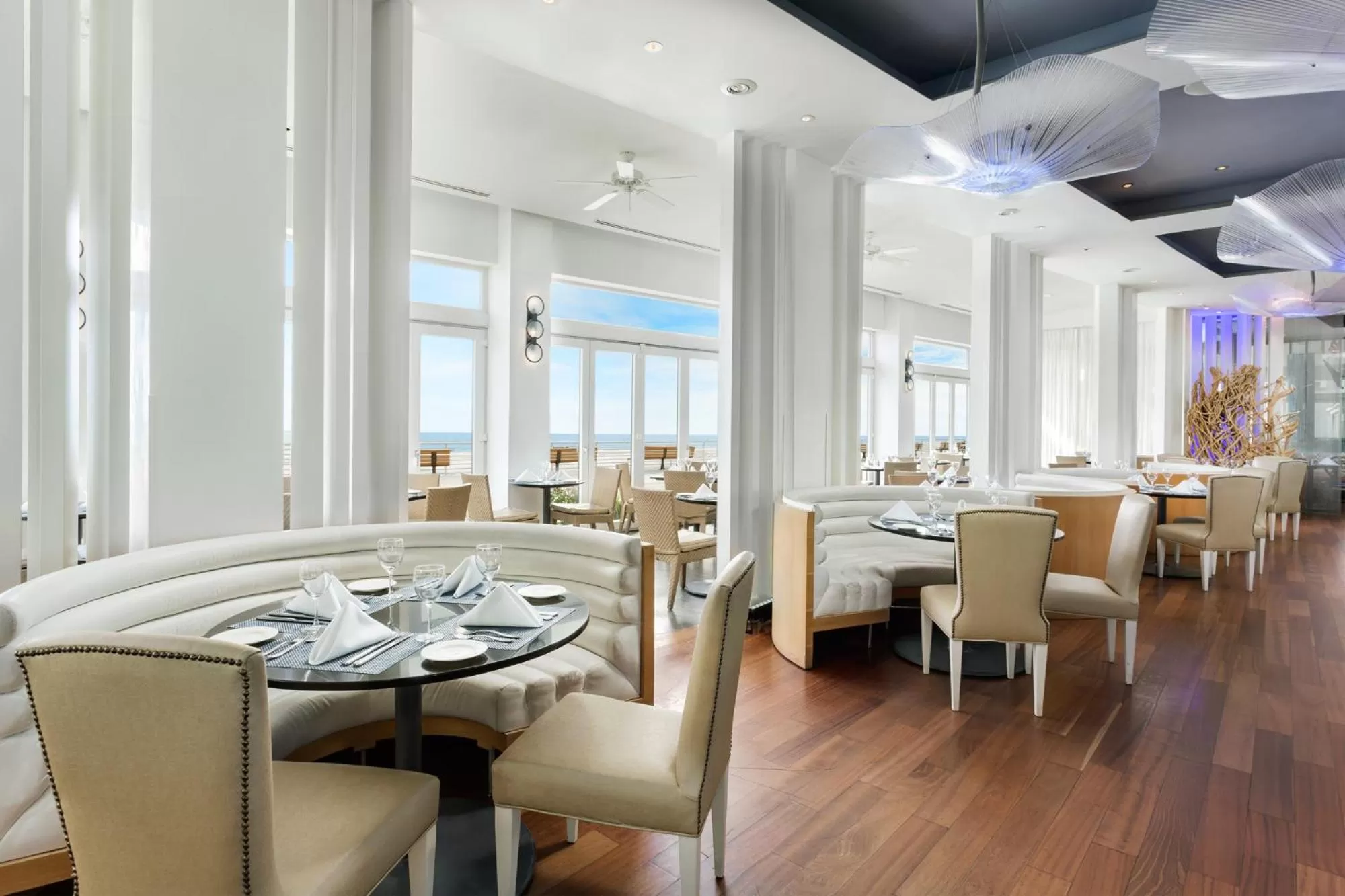 Restaurant/places to eat in Allegria Hotel