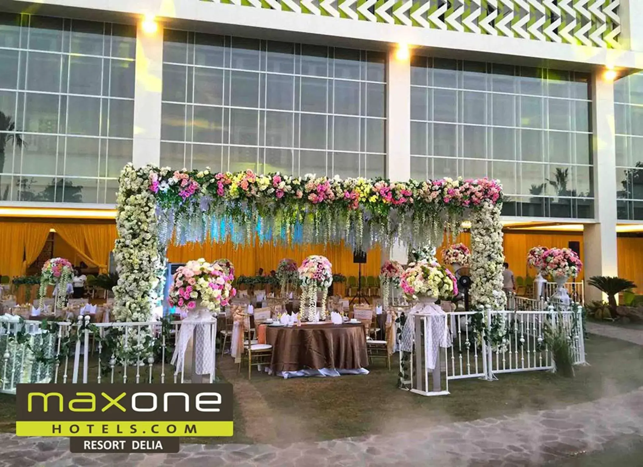 Natural landscape, Banquet Facilities in MaxOneHotels at Resort Makassar
