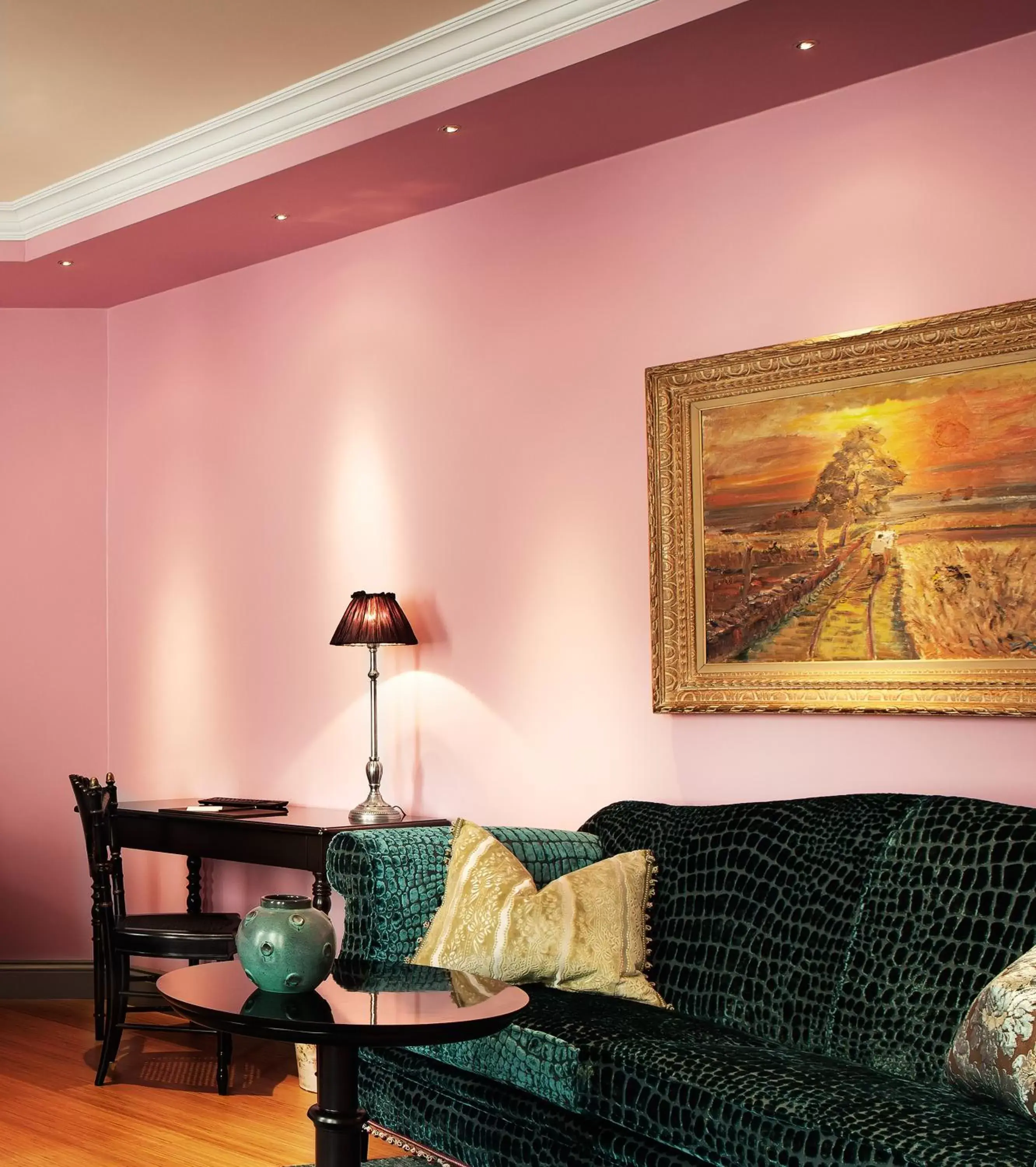 Large Premium Double Room in Dorsia Hotel & Restaurant Large Premium Double Room in Dorsia Hotel & Restaurant