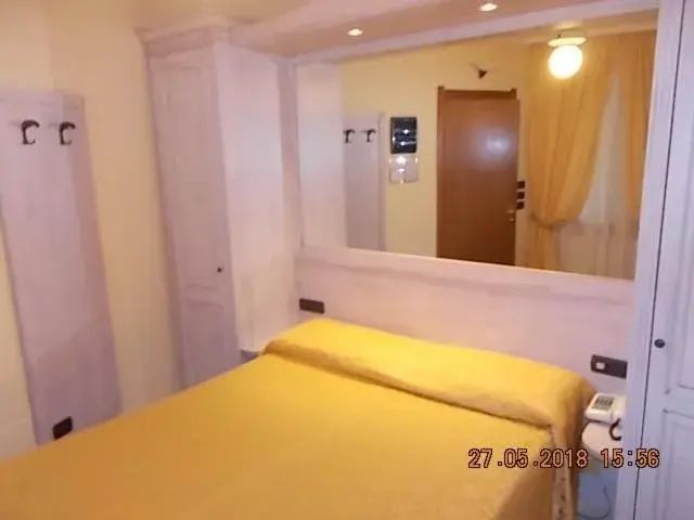 Economy Double or Twin Room in Hotel Due Mari Economy Double or Twin Room in Hotel Due Mari