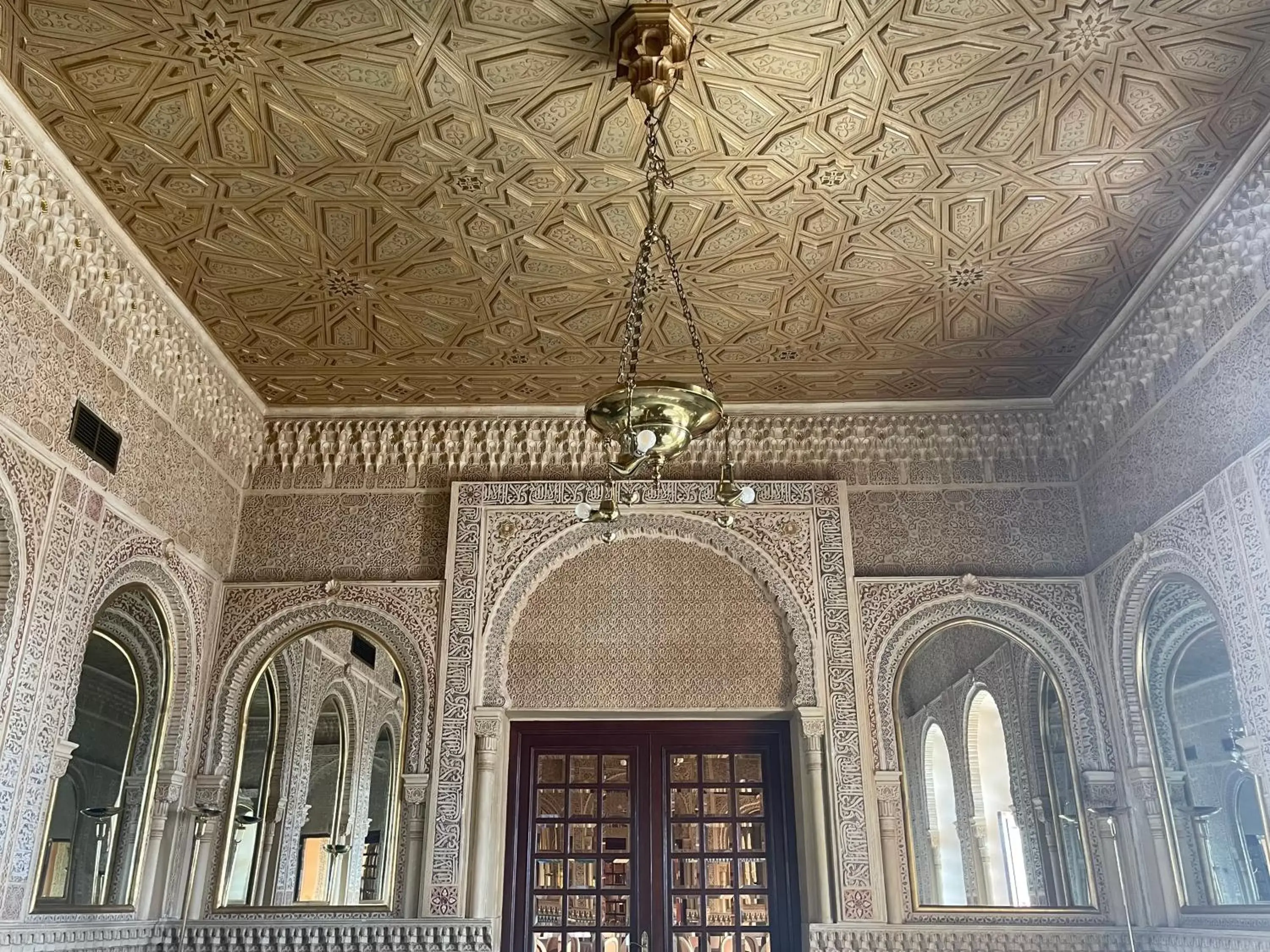 Decorative detail in Alhambra Palace Hotel