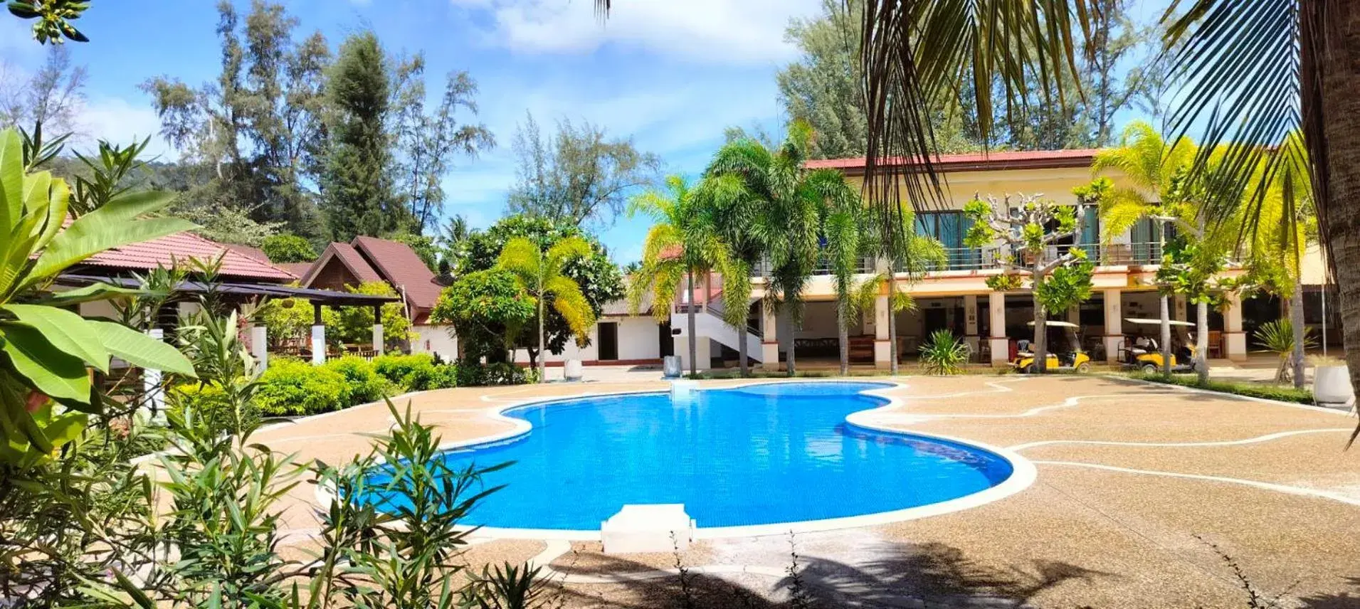 Pool view, Swimming Pool in D.R. Lanta Bay Resort