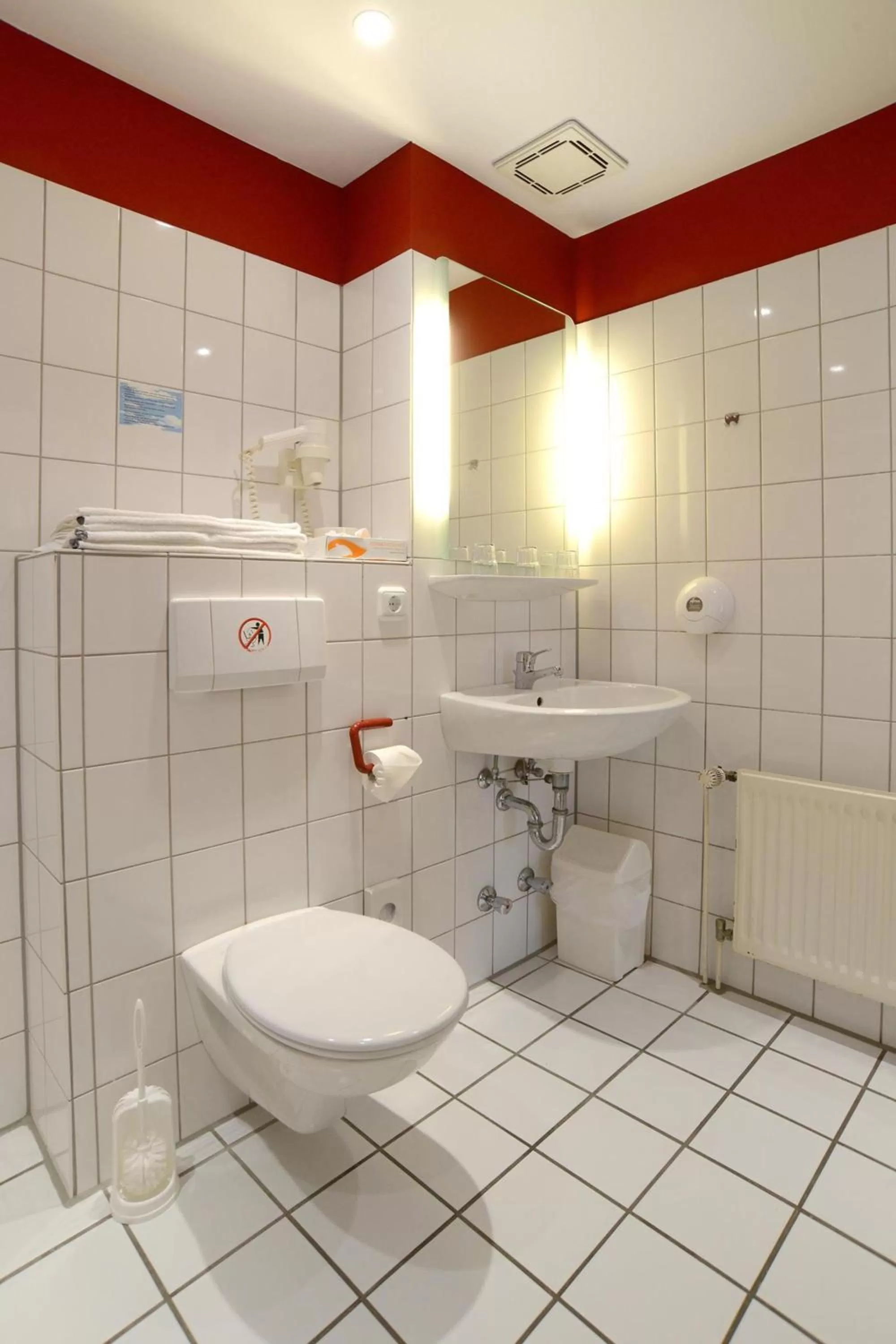 Bathroom in Apart Hotel Sehnde