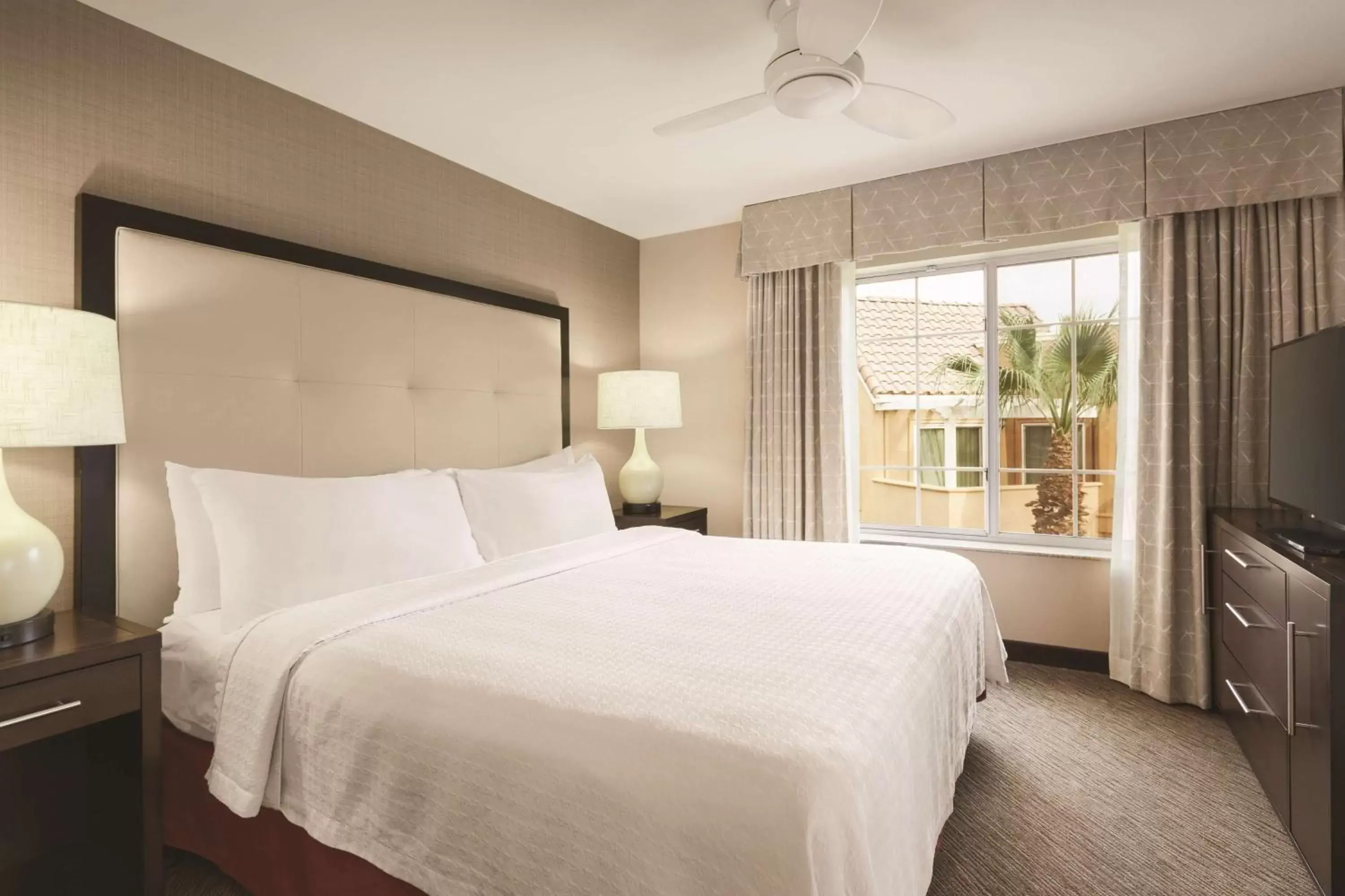 Bedroom, Bed in Homewood Suites by Hilton La Quinta