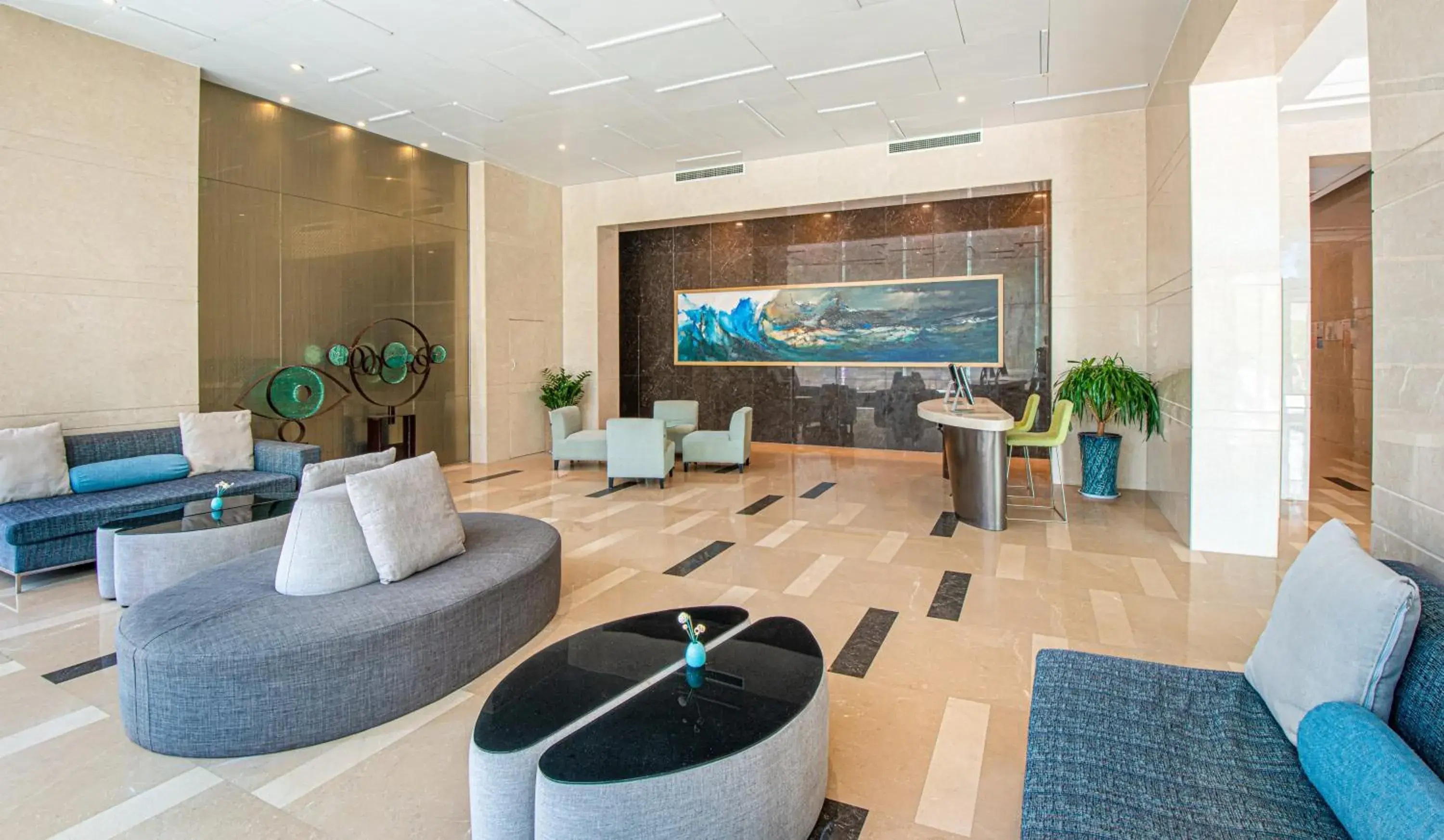 Property building, Lobby/Reception in Holiday Inn Express Weihai Hi-Tech Zone, an IHG Hotel