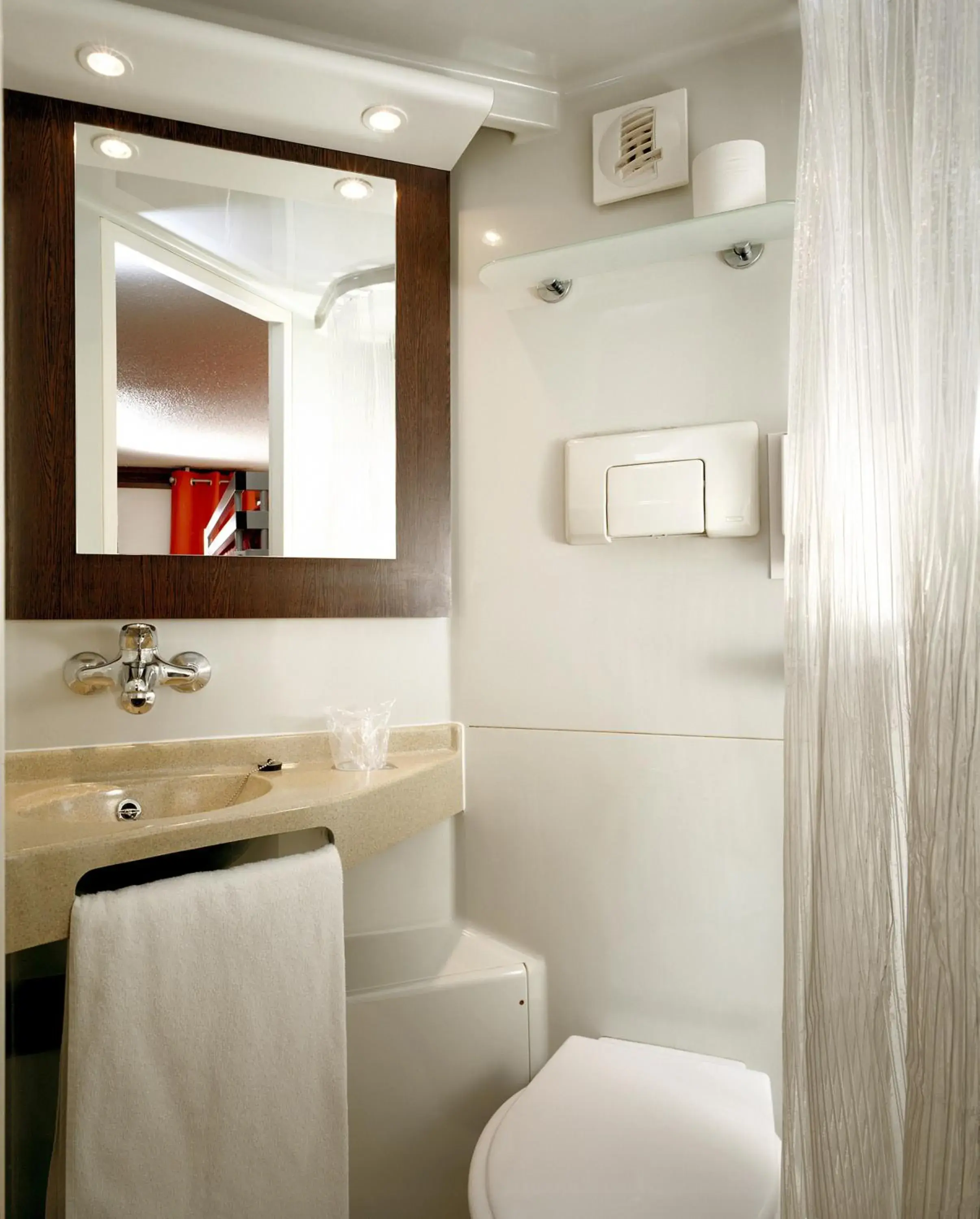 Bathroom in Premiere Classe Vierzon