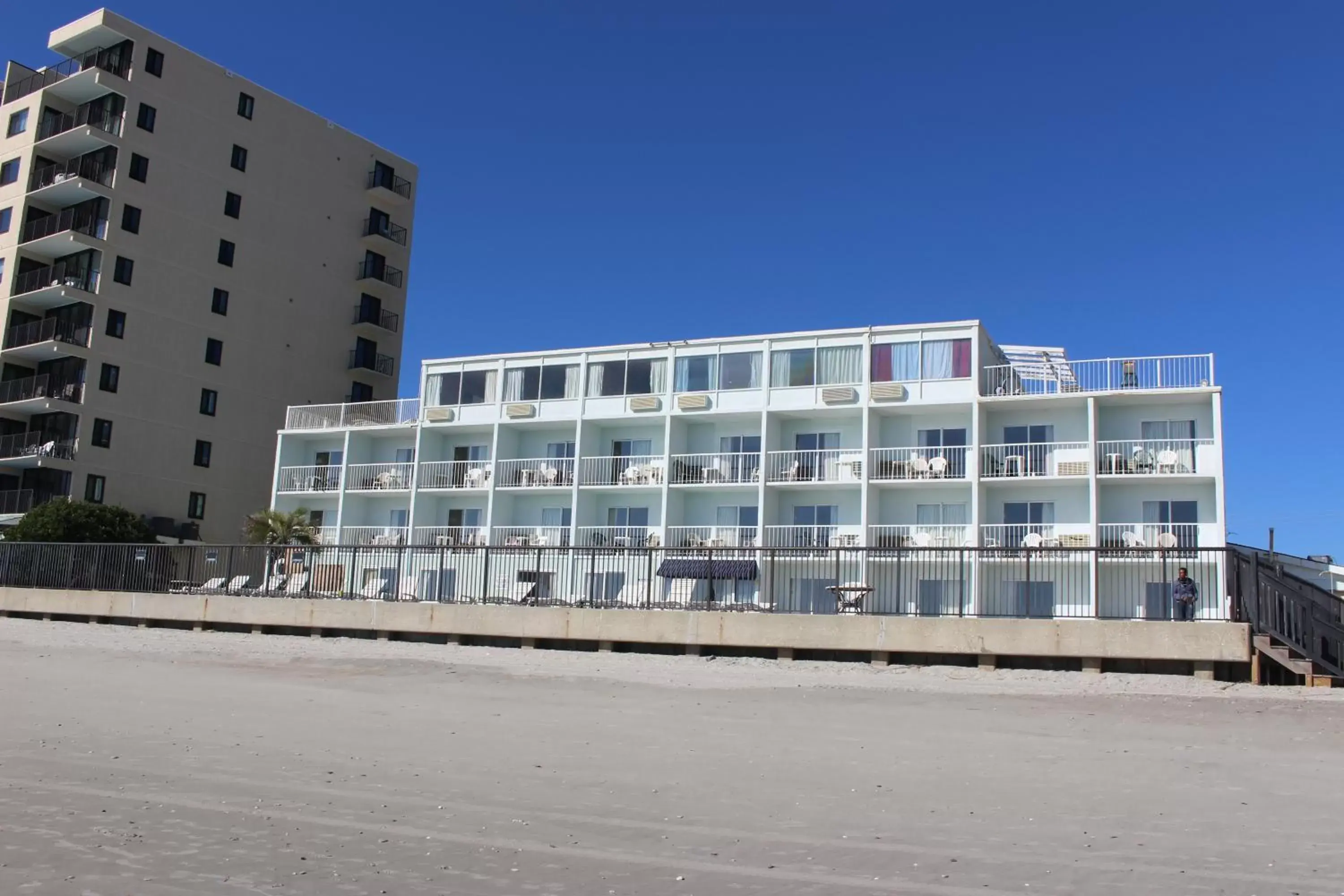 Facade/entrance, Property Building in Garden City Inn