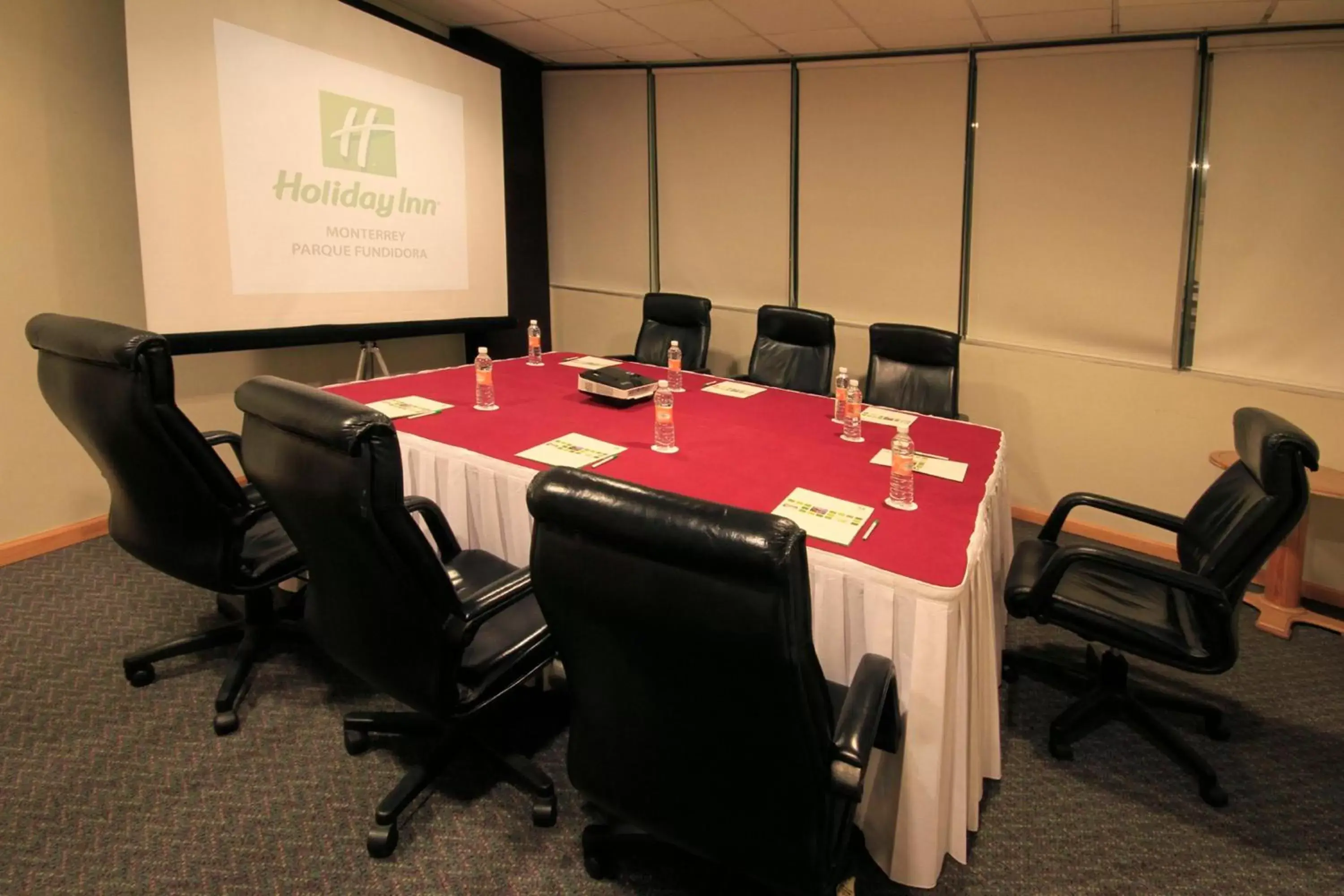 Meeting/conference room in Holiday Inn Monterrey-Parque Fundidora, an IHG Hotel