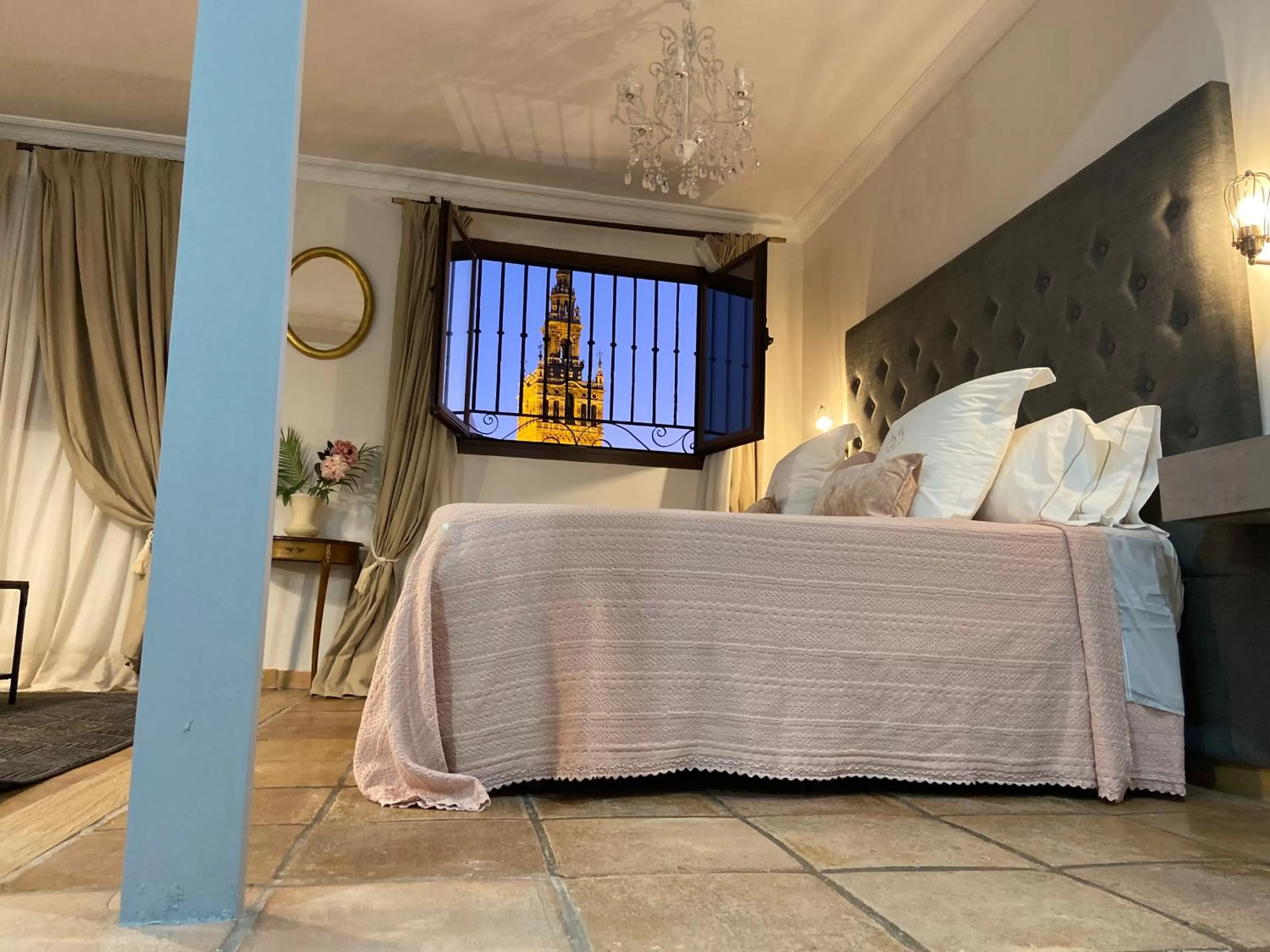 Photo of the whole room, Bed in Hotel Convento La Gloria