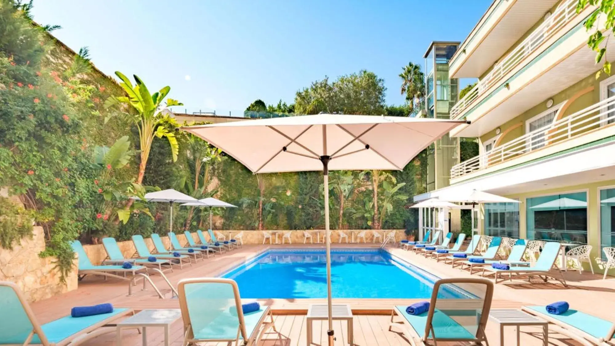 Pool view, Swimming Pool in Hotel Agua Beach