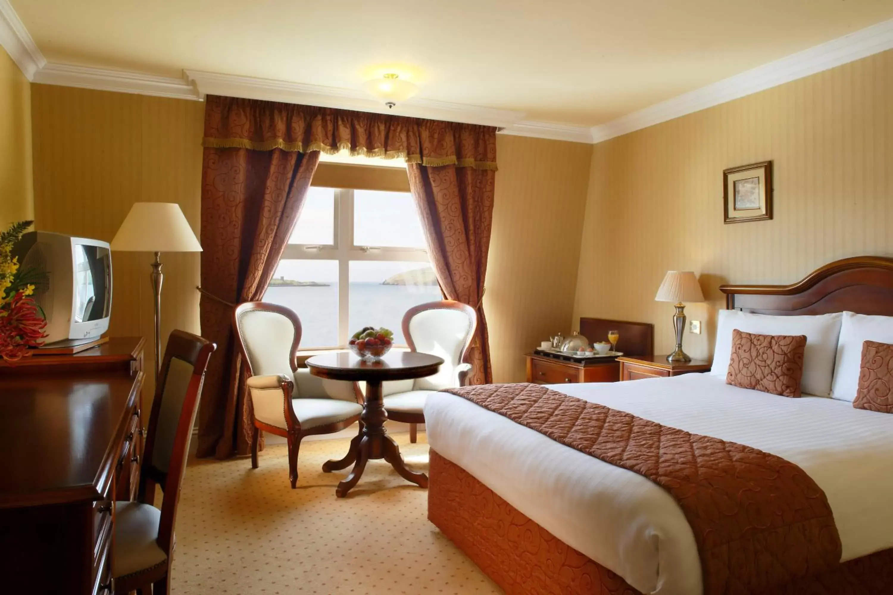 Photo of the whole room in Dingle Skellig Hotel