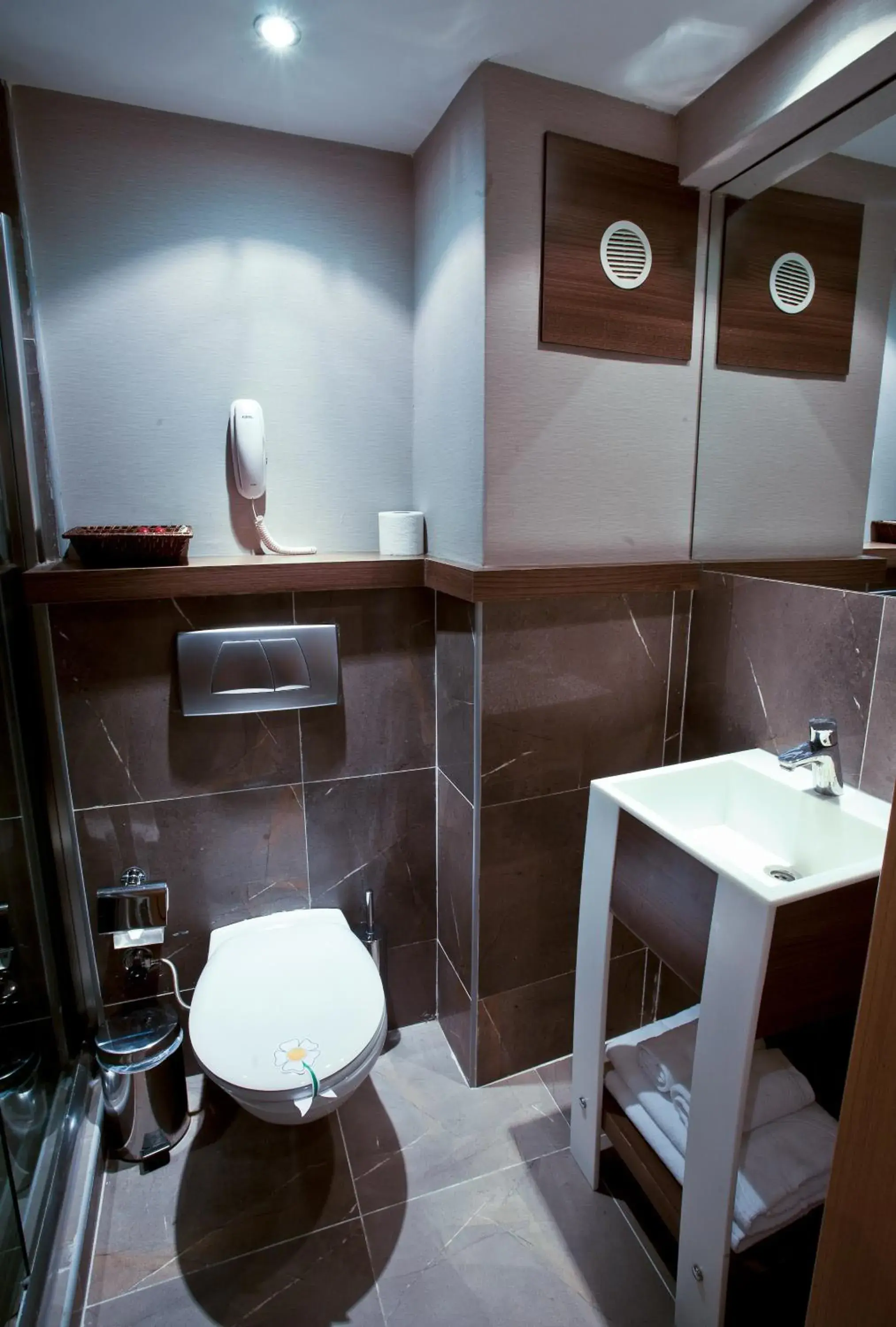 Bathroom in Klas Hotel