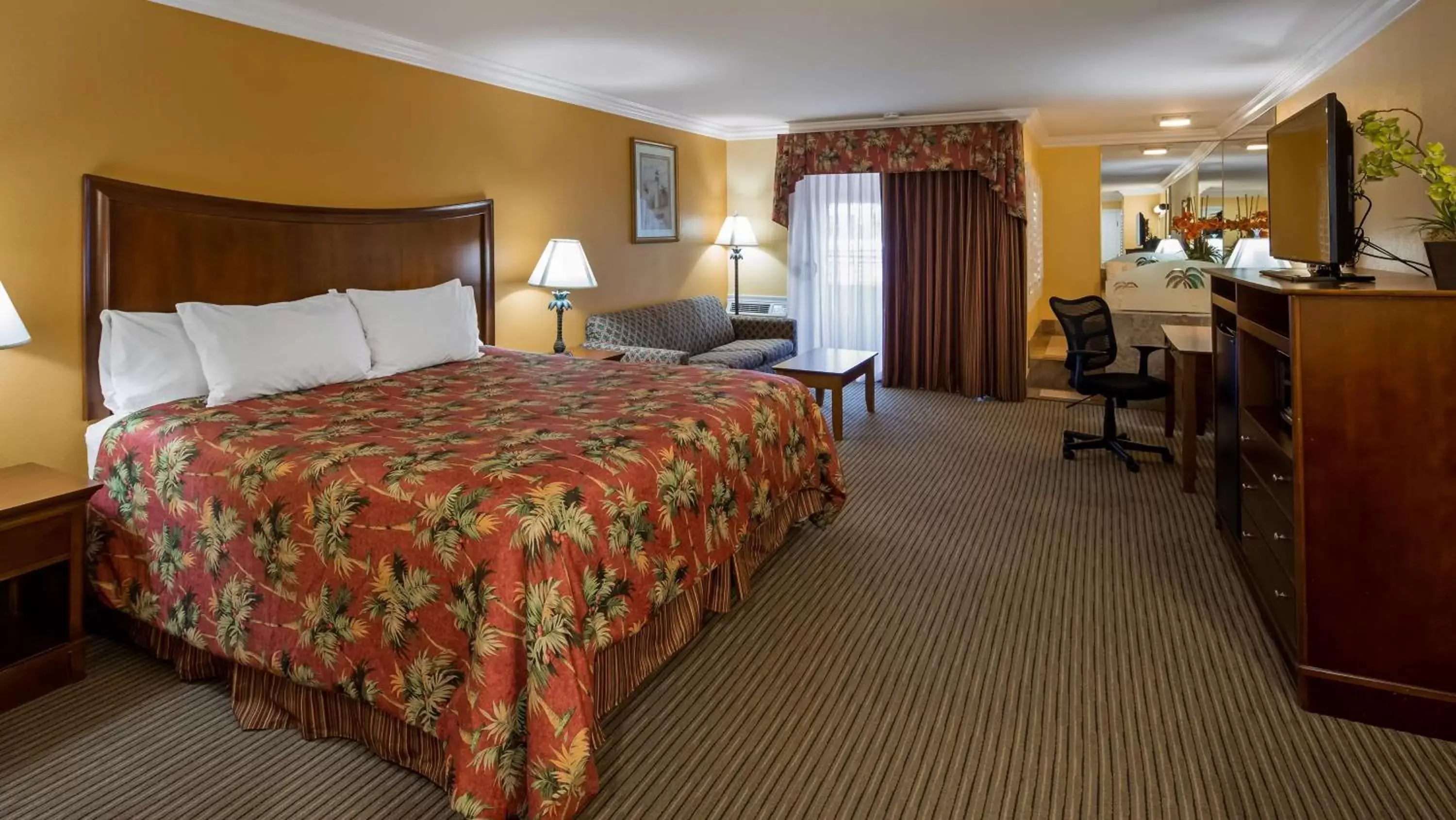 Photo of the whole room in Best Western - Harbour Inn & Suites