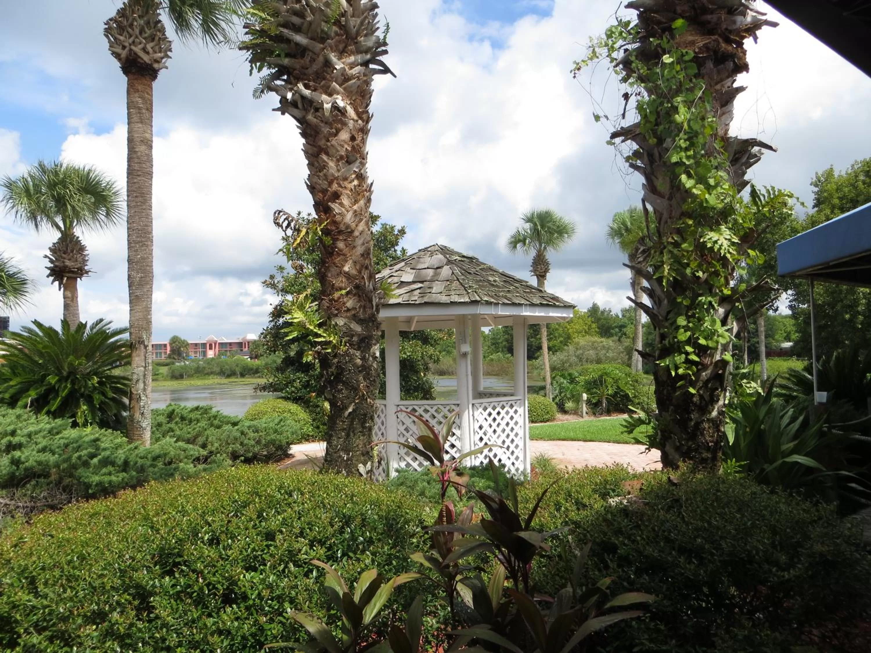 Day in Maingate Lakeside Resort