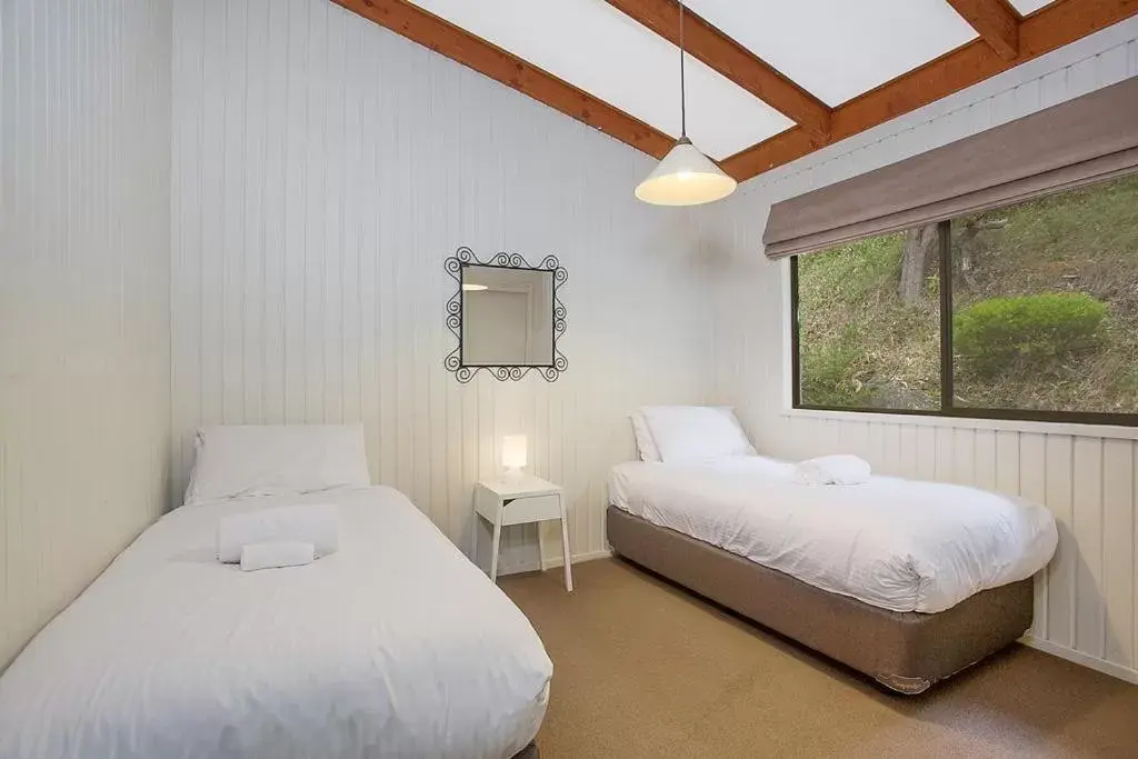 Bedroom, Bed in Beacon Point Ocean View Villas