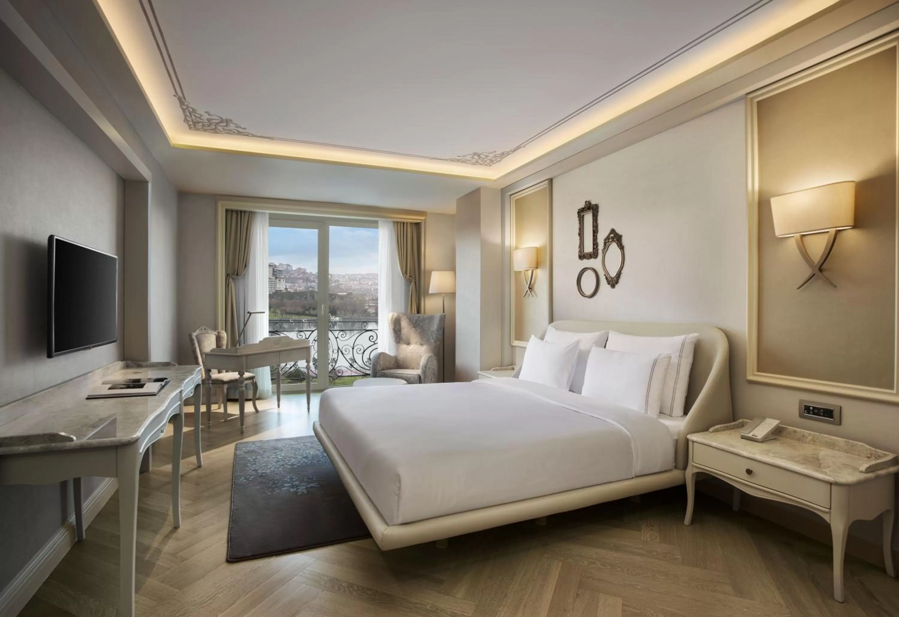 Photo of the whole room, Bed in Lazzoni Hotel