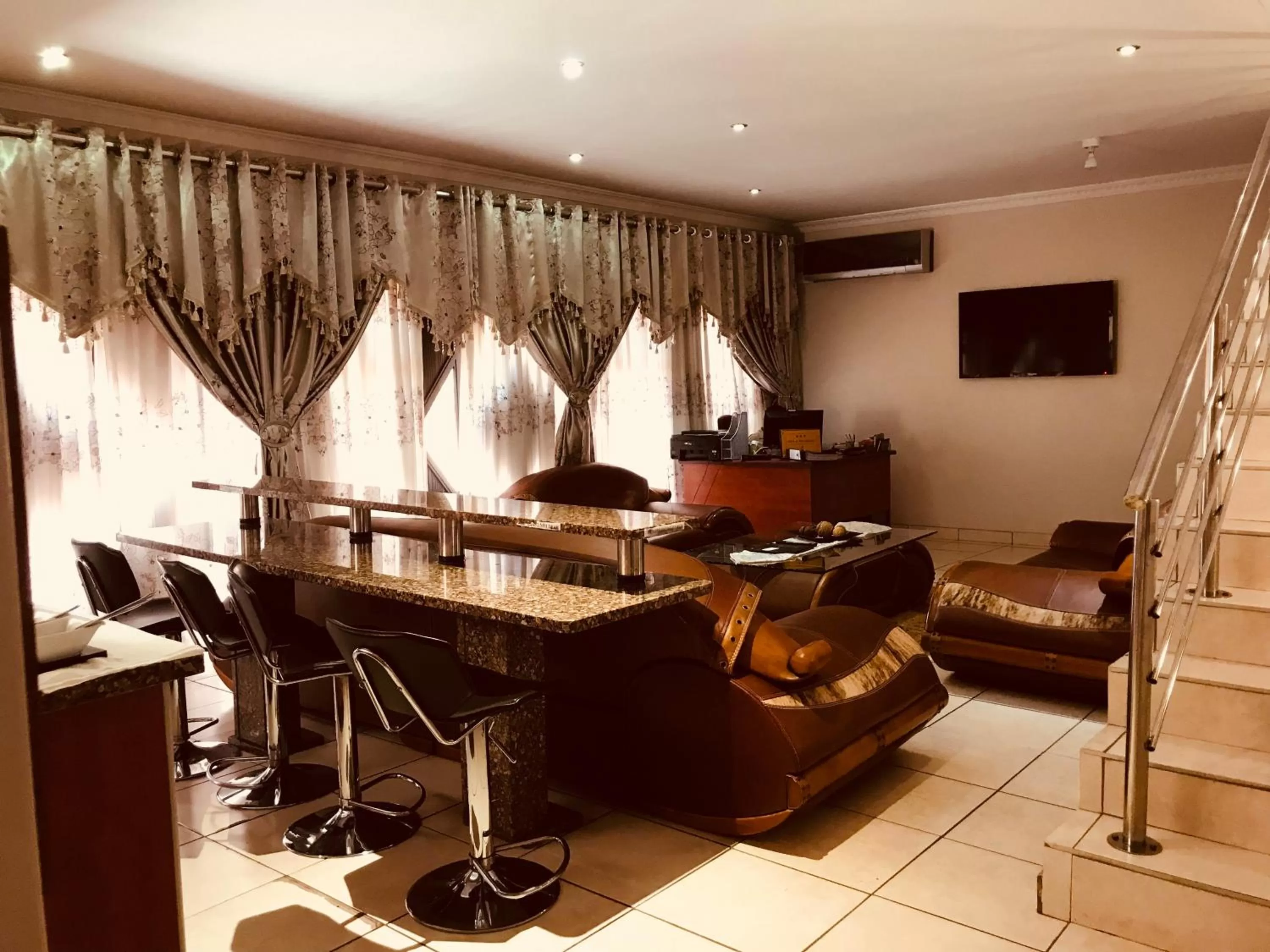 Jay and Bee Guesthouse