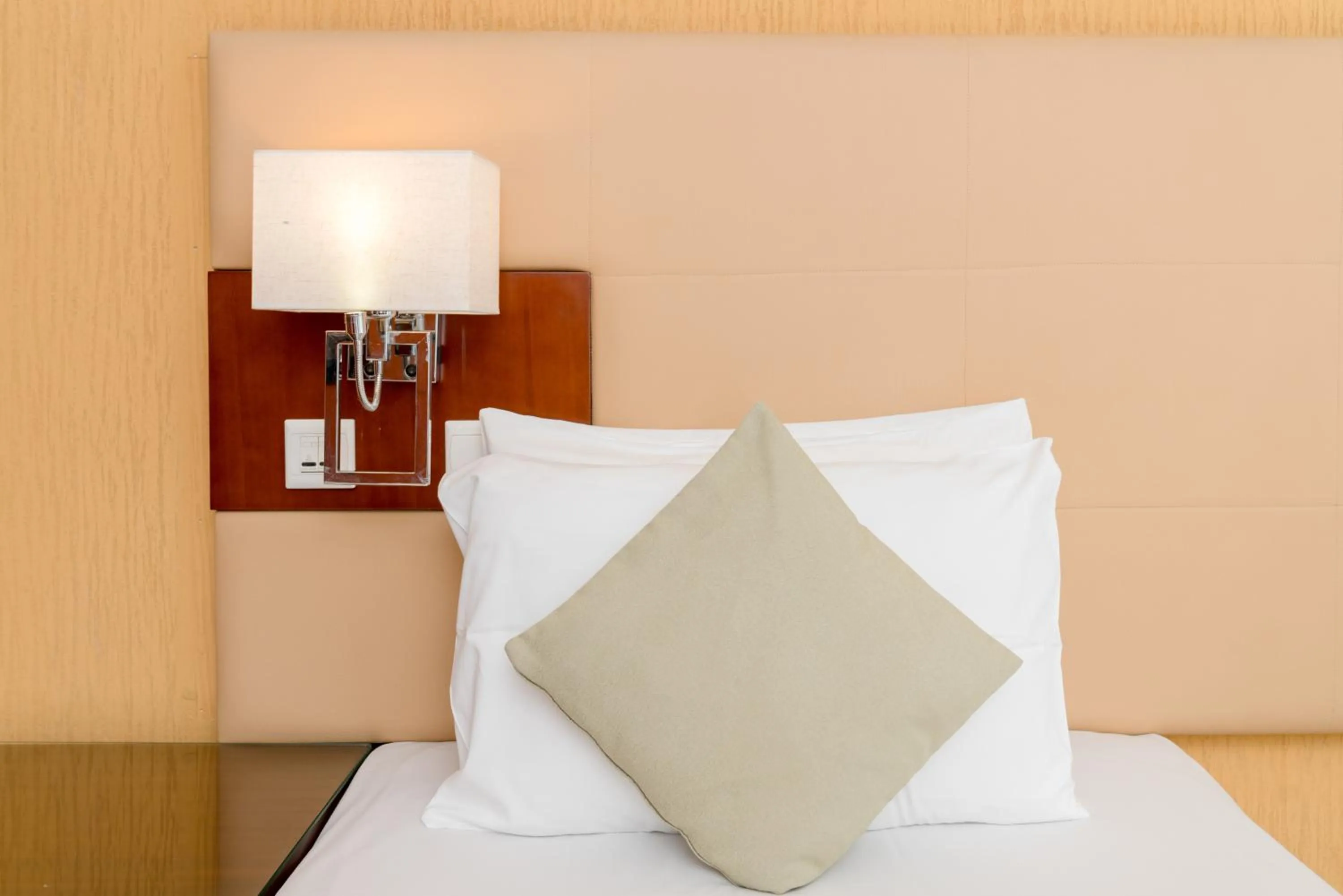 Bedroom, Bed in Star Metro Deira Hotel Apartments