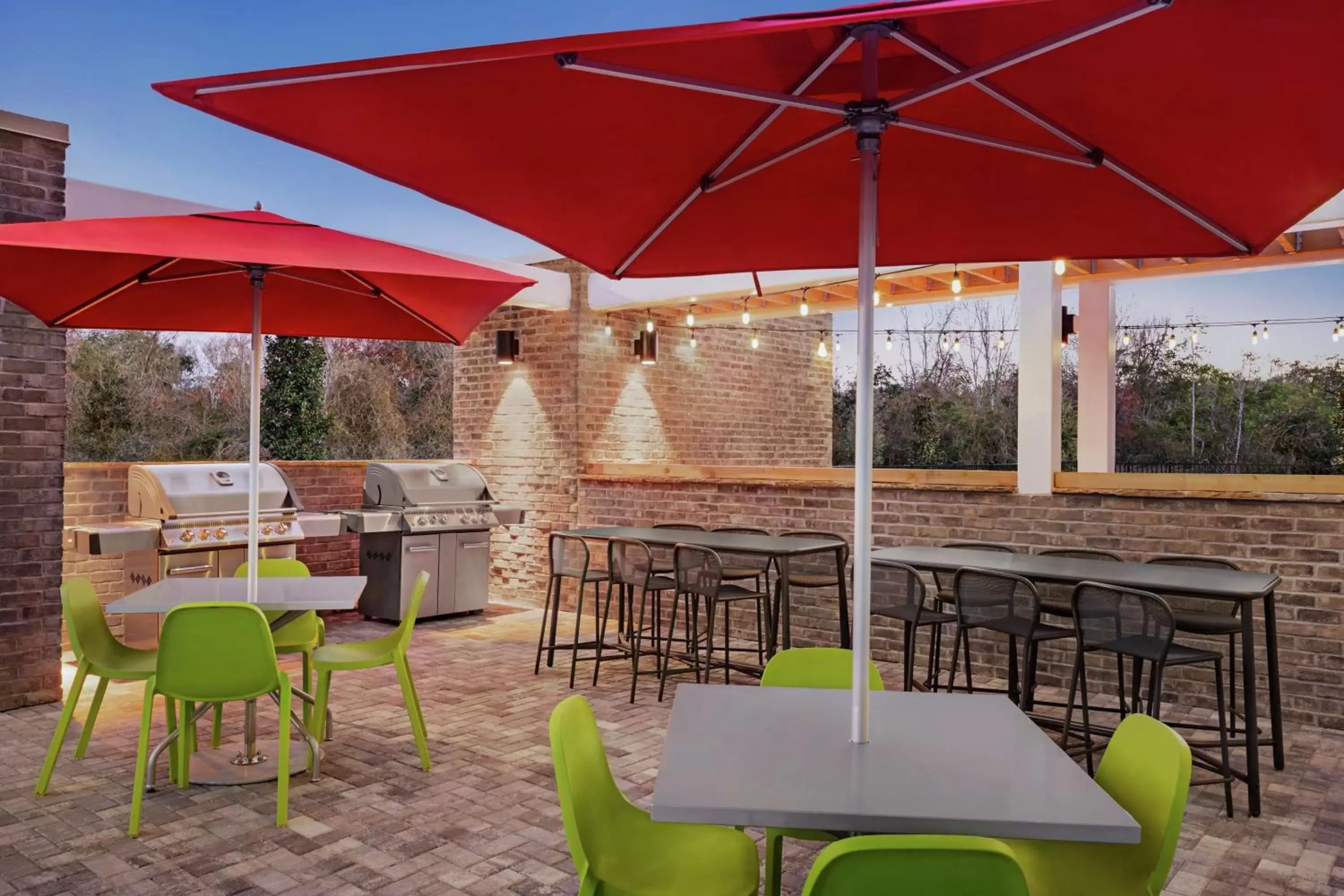 Patio, Restaurant/Places to Eat in Home2 Suites By Hilton Fernandina Beach on Amelia Island, FL