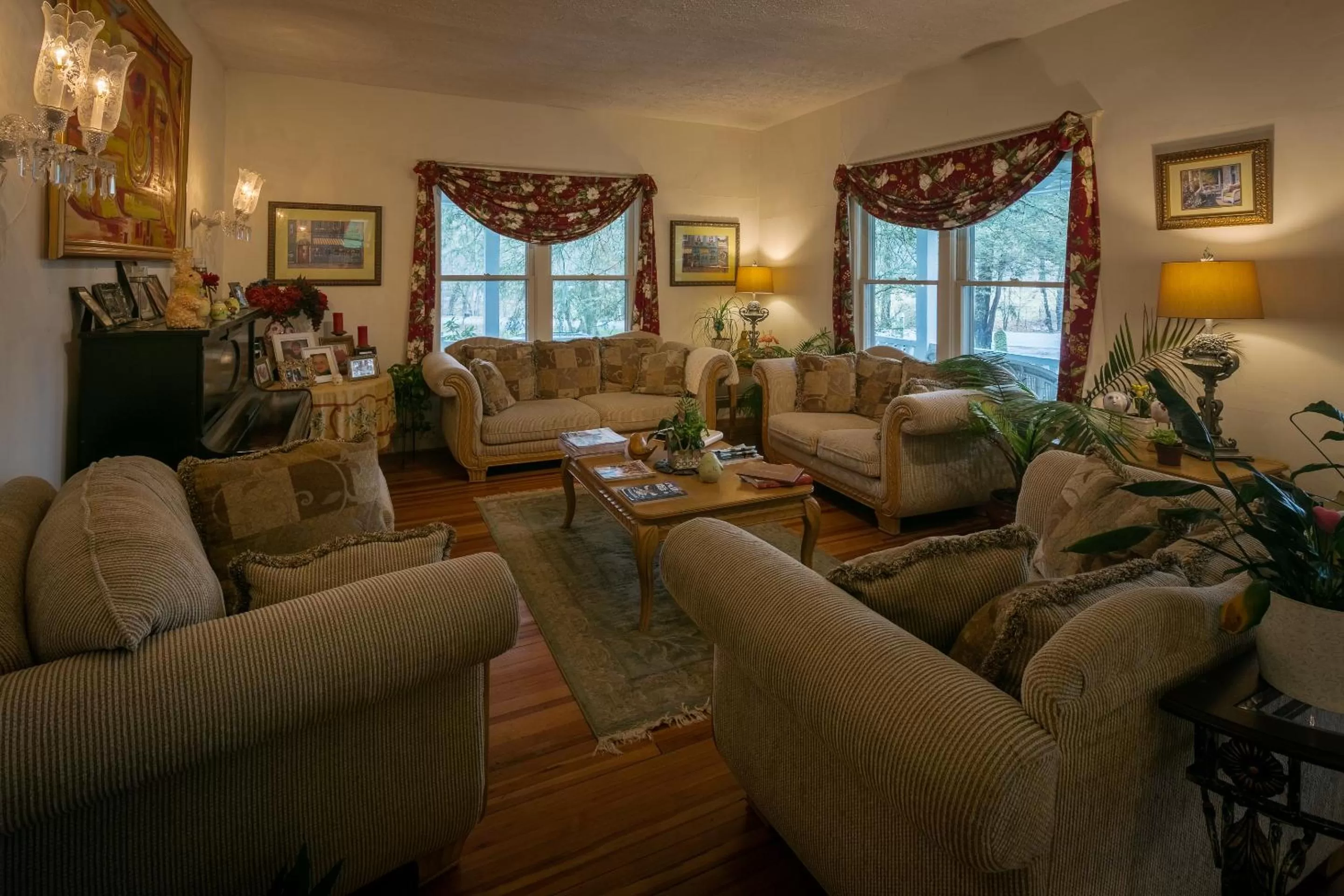 Seating Area in Taylor House Inn