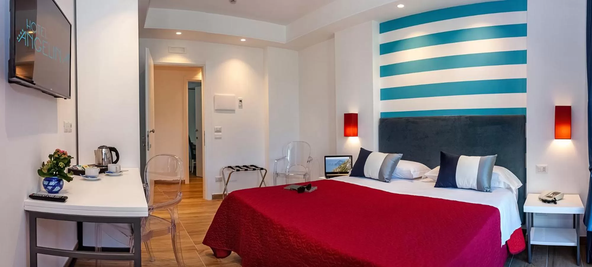 View (from property/room), Bed in Hotel Angelina