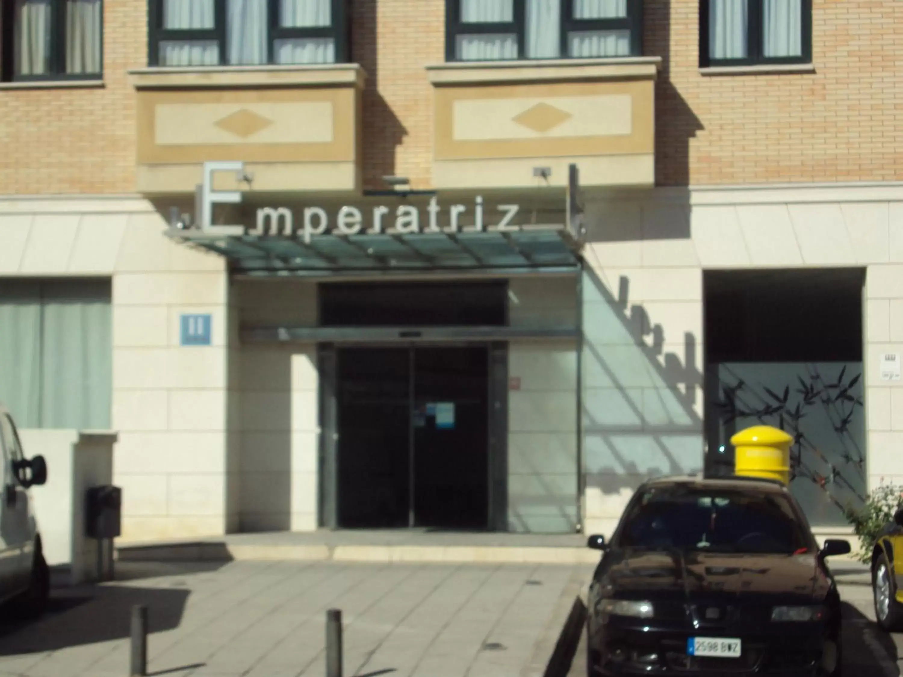 Facade/entrance in Hotel Puerta de Ocaña