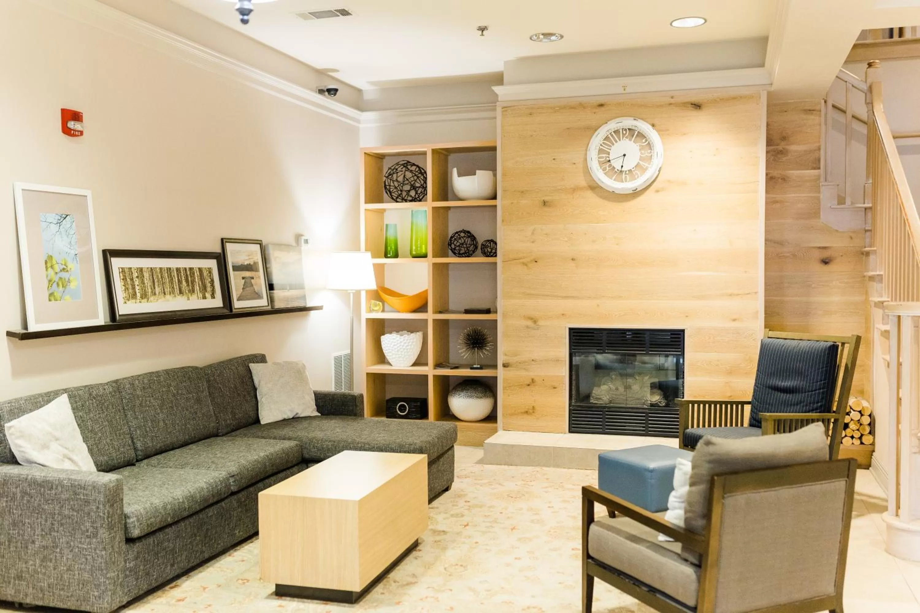 Lobby or reception in Country Inn & Suites by Radisson, Helen, GA