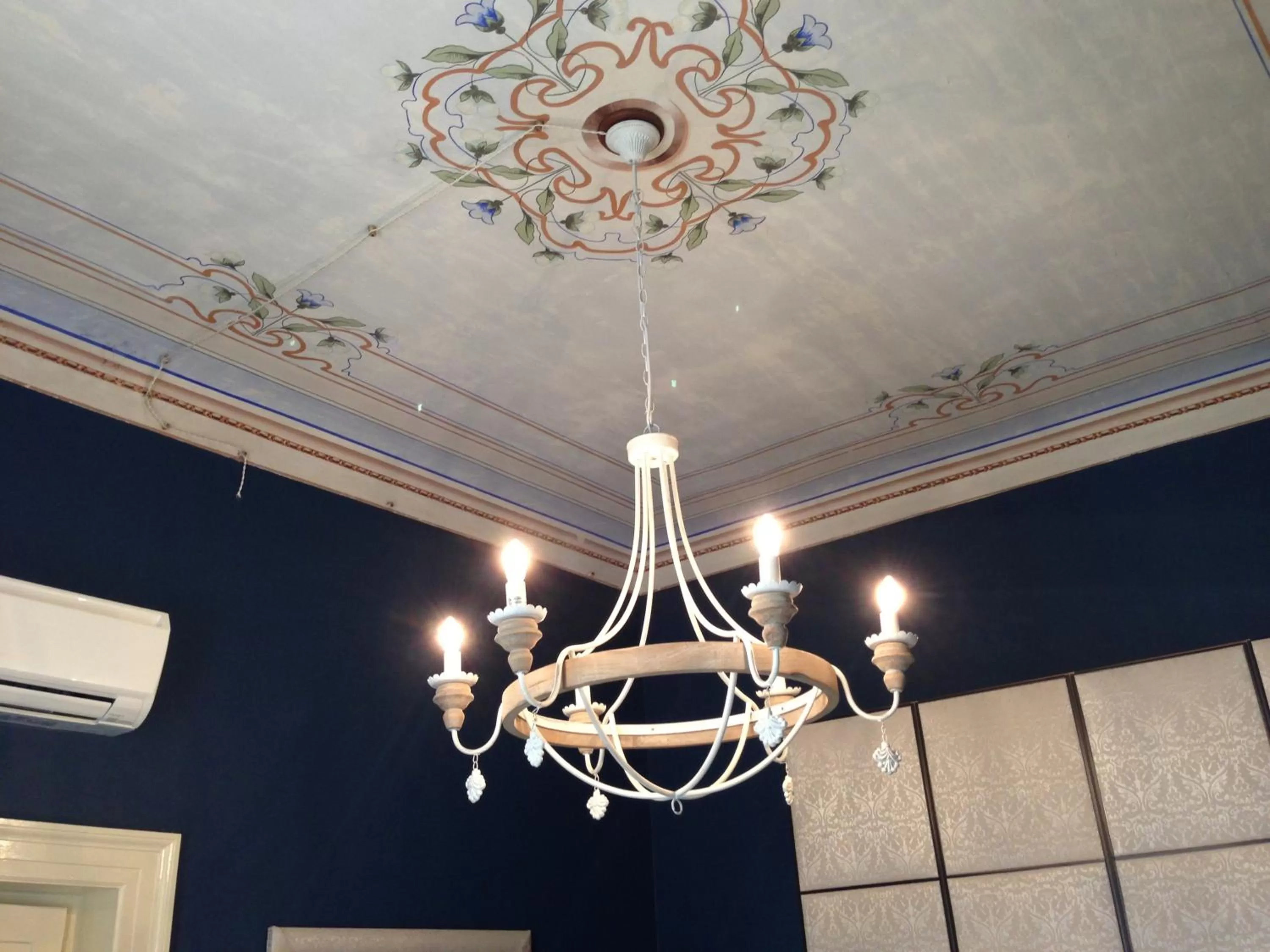 Decorative detail in Albergo Diffuso Dimora Rossi B&B