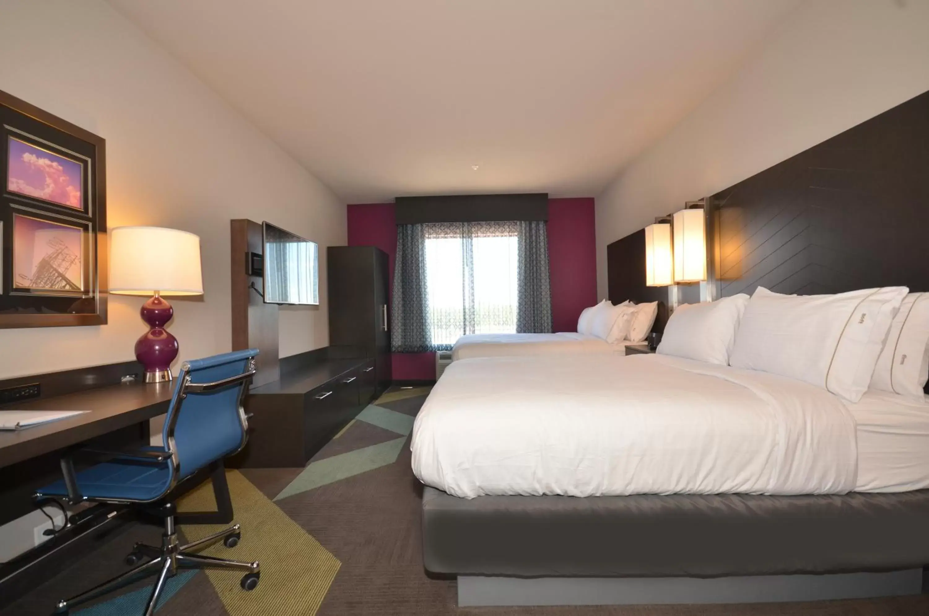 Photo of the whole room in Holiday Inn Express & Suites Oklahoma City Mid - Arpt Area, an IHG Hotel