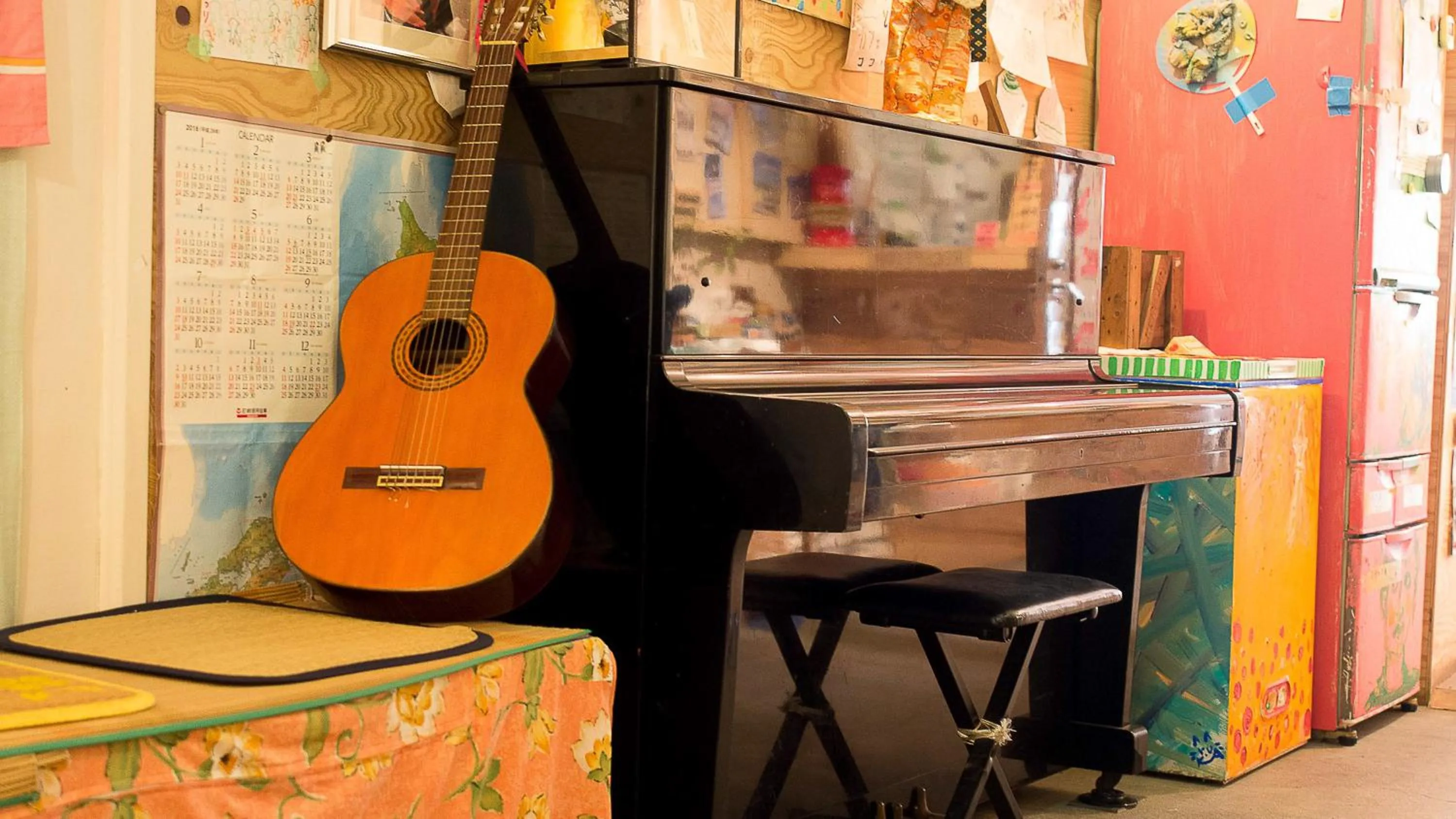Communal lounge/ TV room in Kamagasaki University of the Arts Cafe Garden Guest House aka Cocoroom