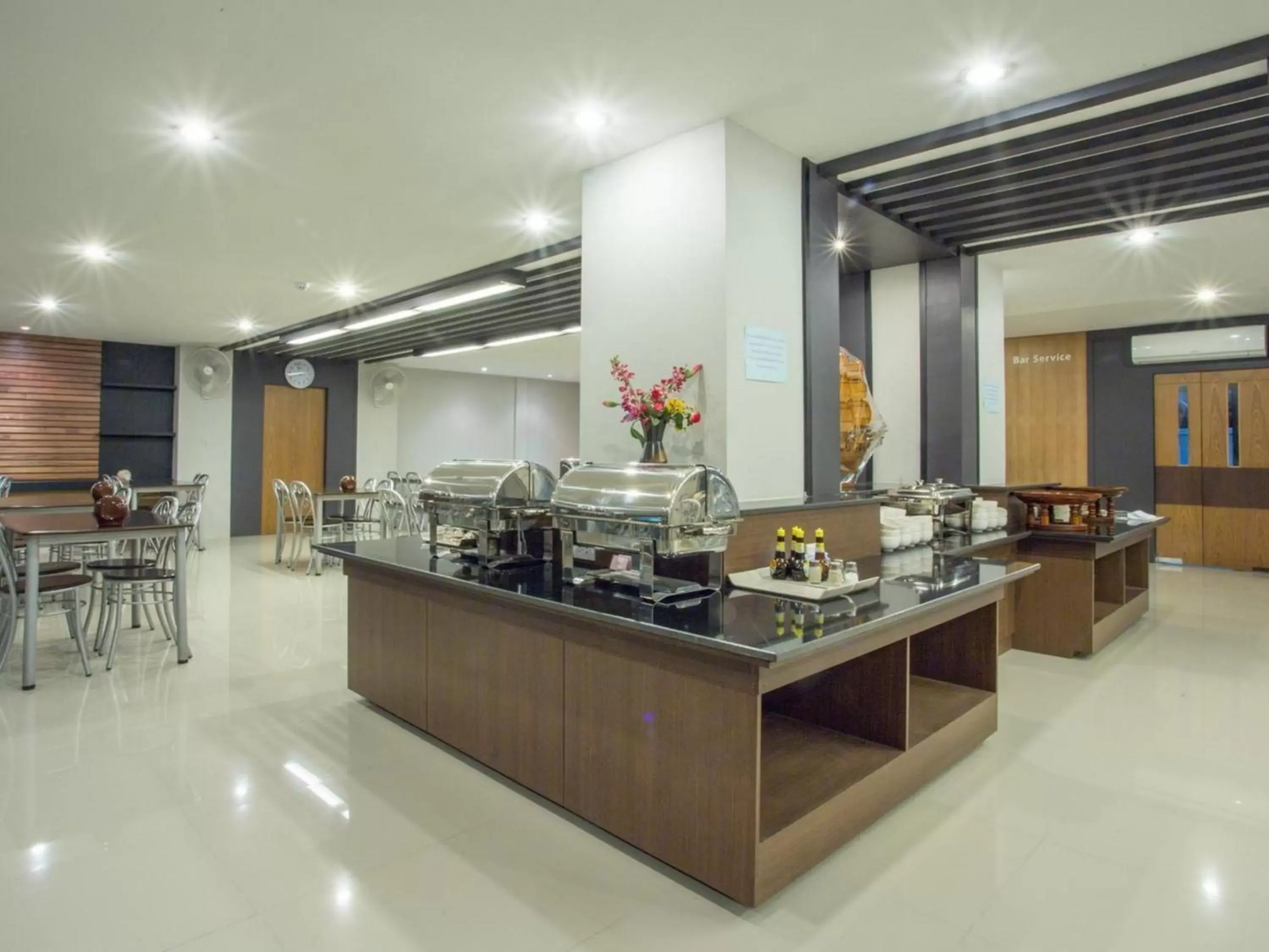 Restaurant/Places to Eat in Pangviman Place Resotel SHA Plus