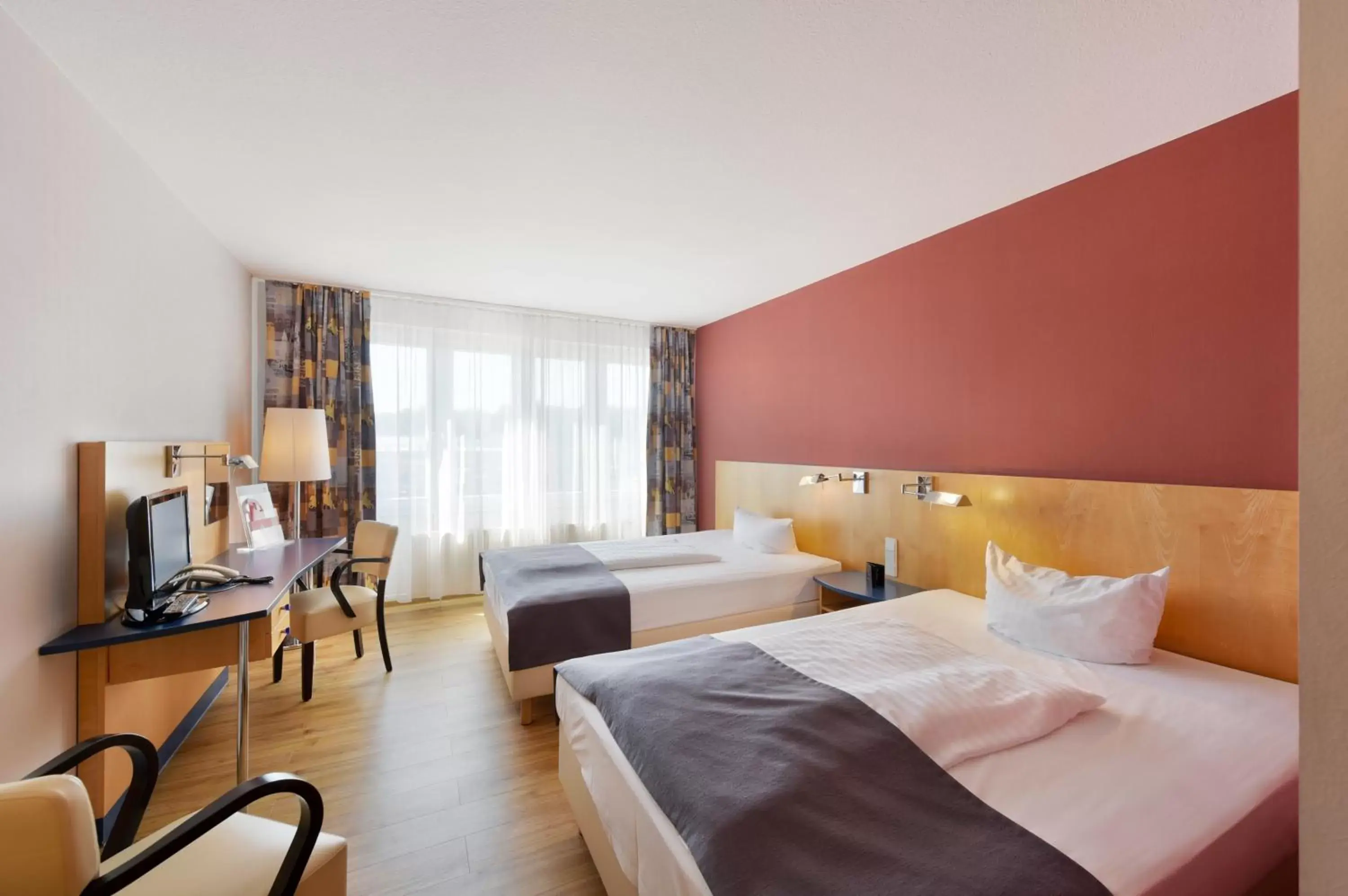 Photo of the whole room in Amedia Dresden Elbpromenade, Trademark Collection by Wyndham