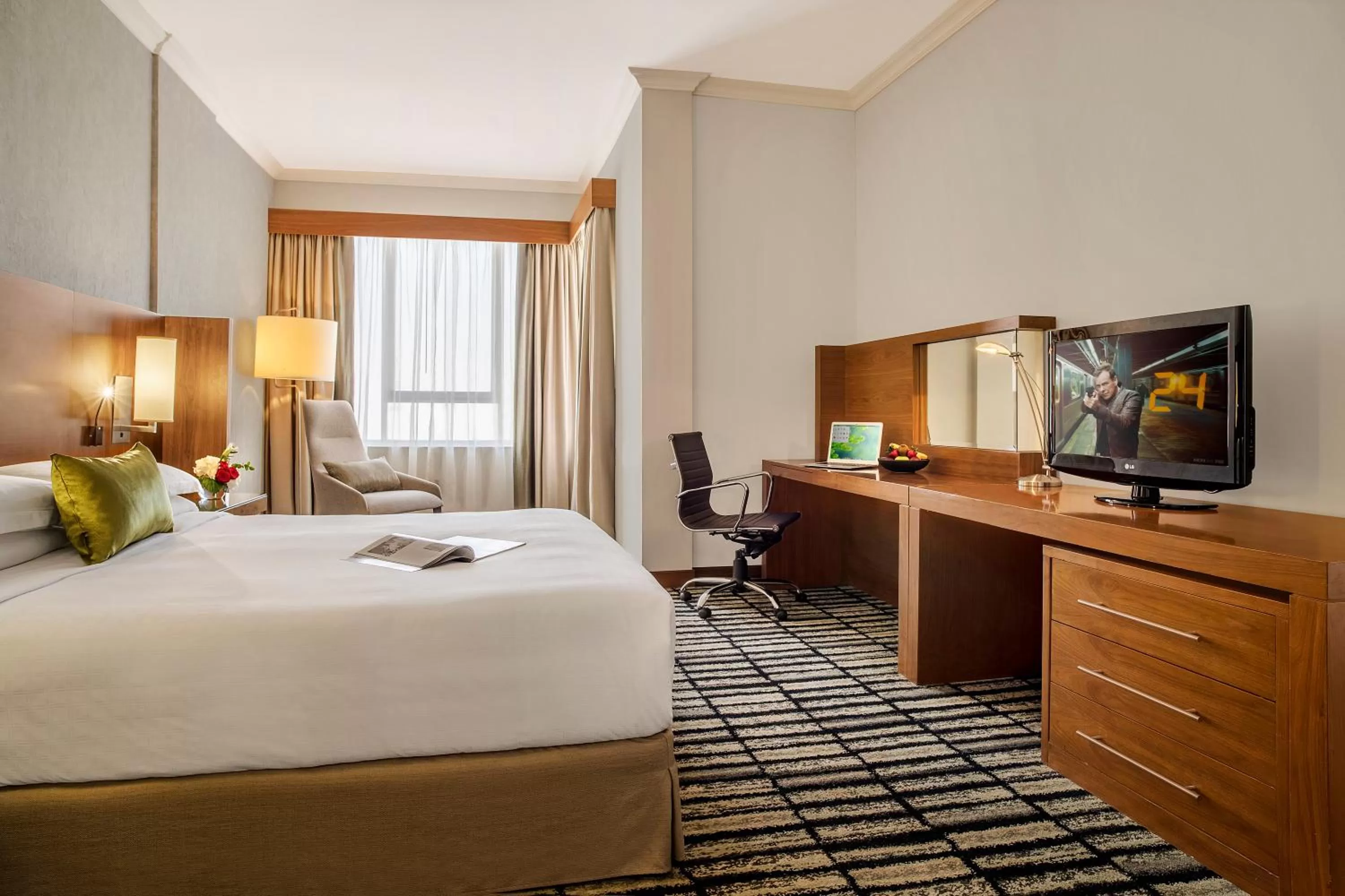 Bedroom, Bed in Jumeira Rotana – Dubai