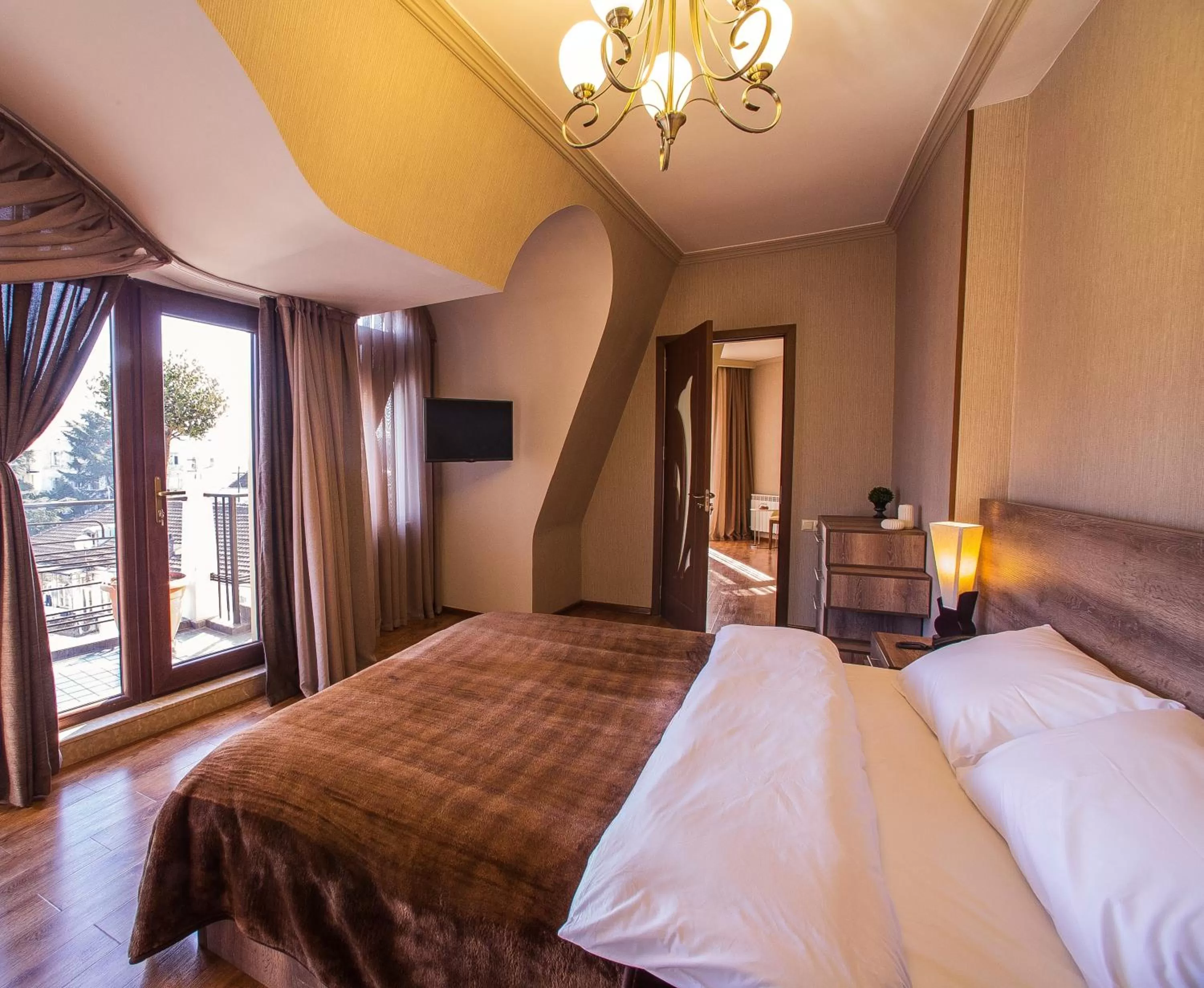 Bed in Royal Venezia Hotel