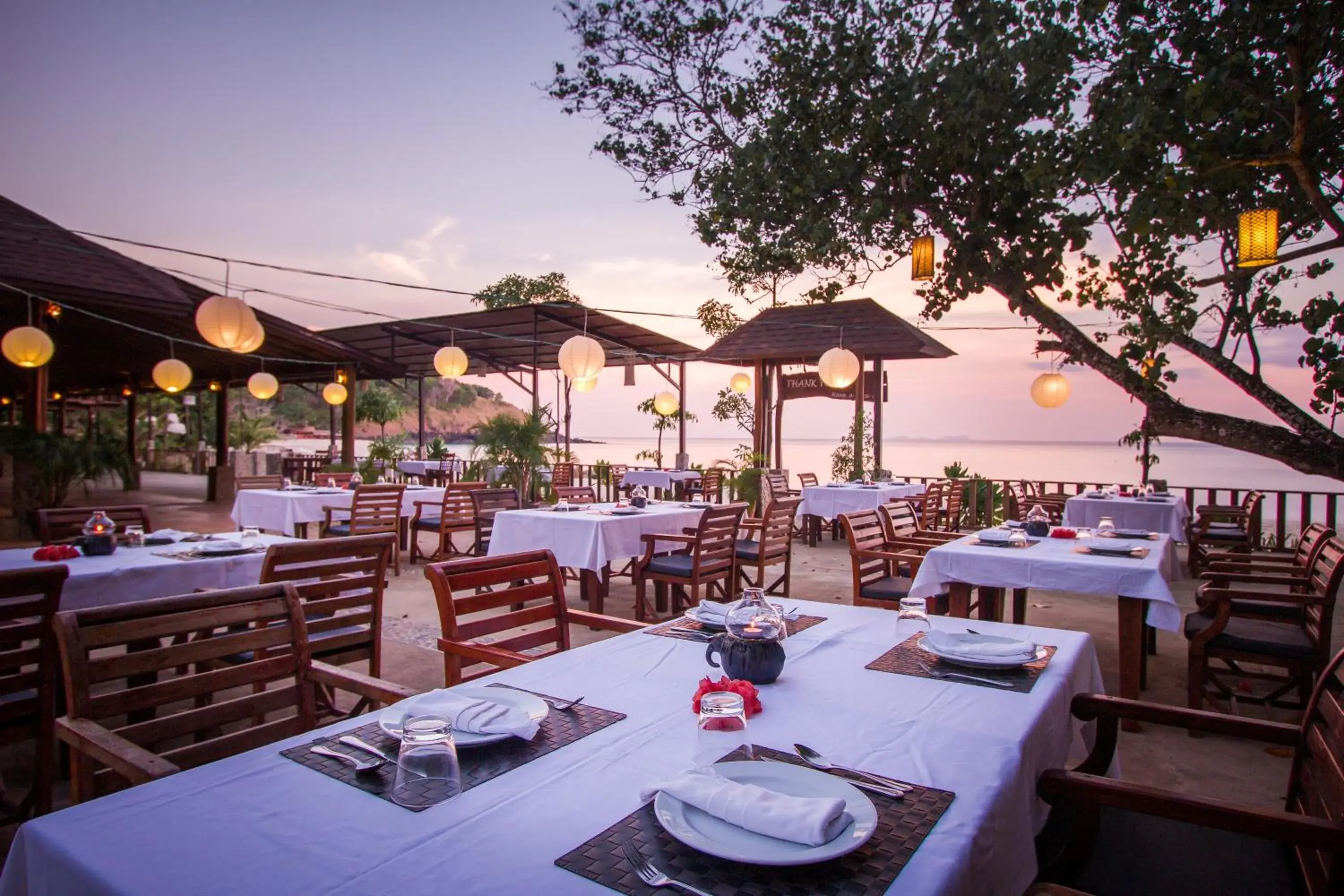 Restaurant/Places to Eat in Anda Lanta Resort