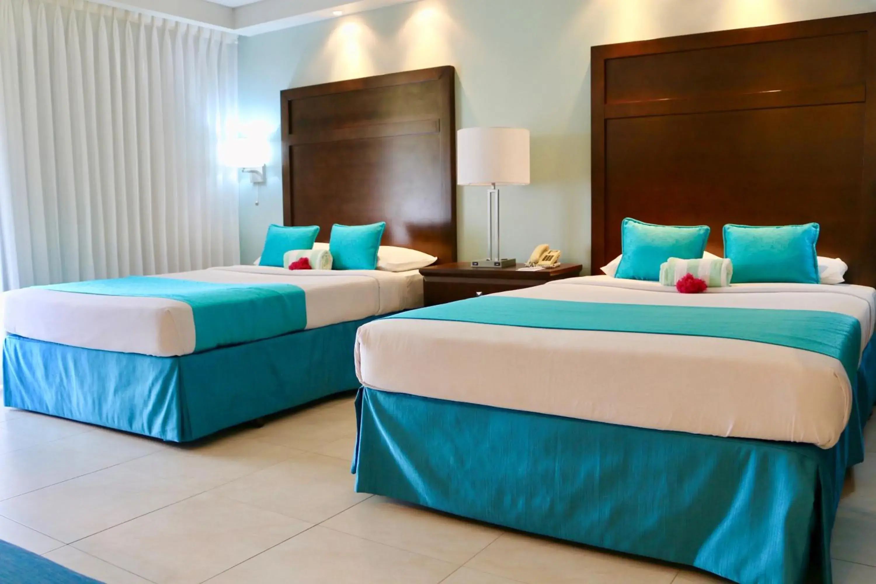 Bedroom, Bed in Mount Irvine Bay Resort