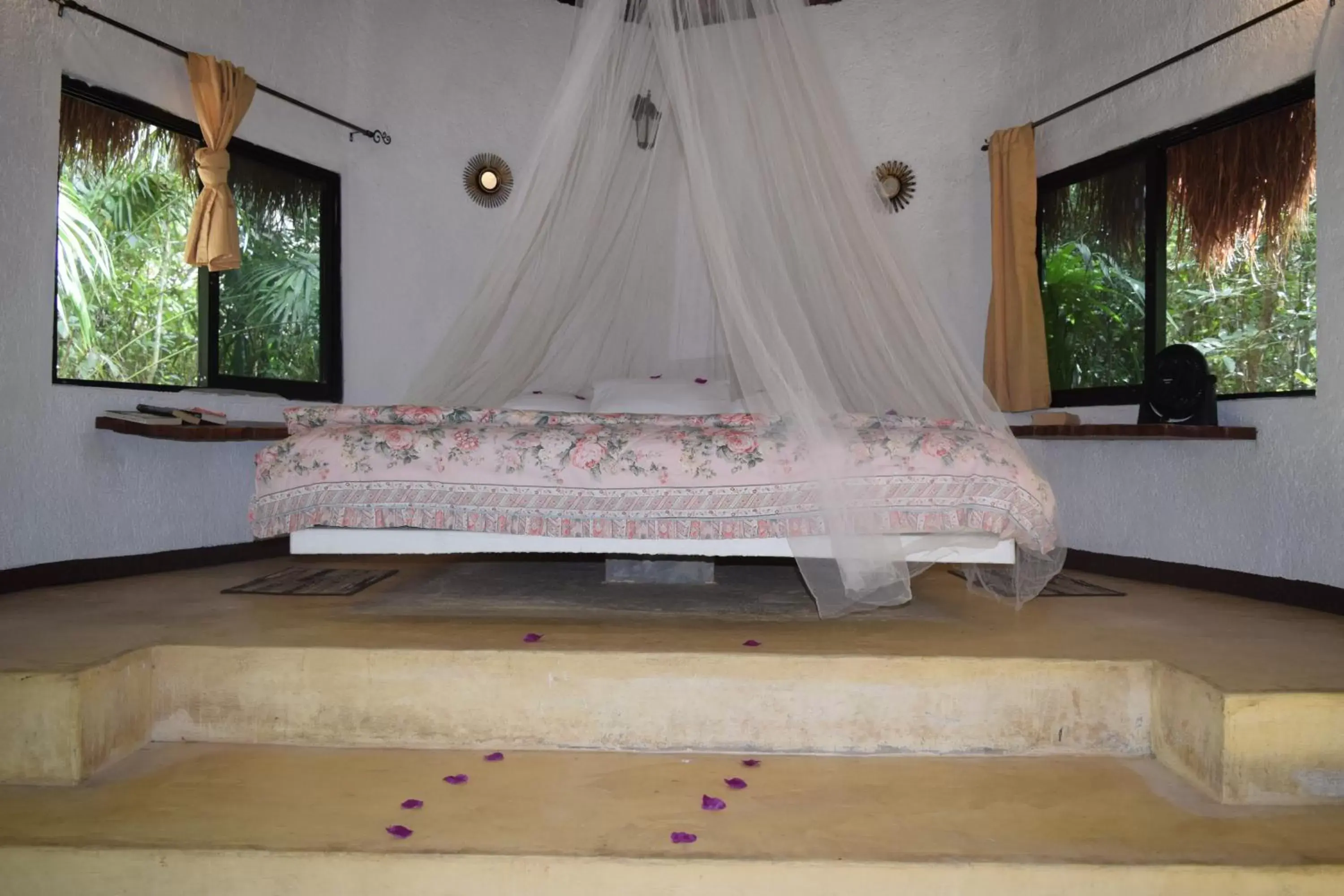 Bed in Jolie Jungle Eco Hotel