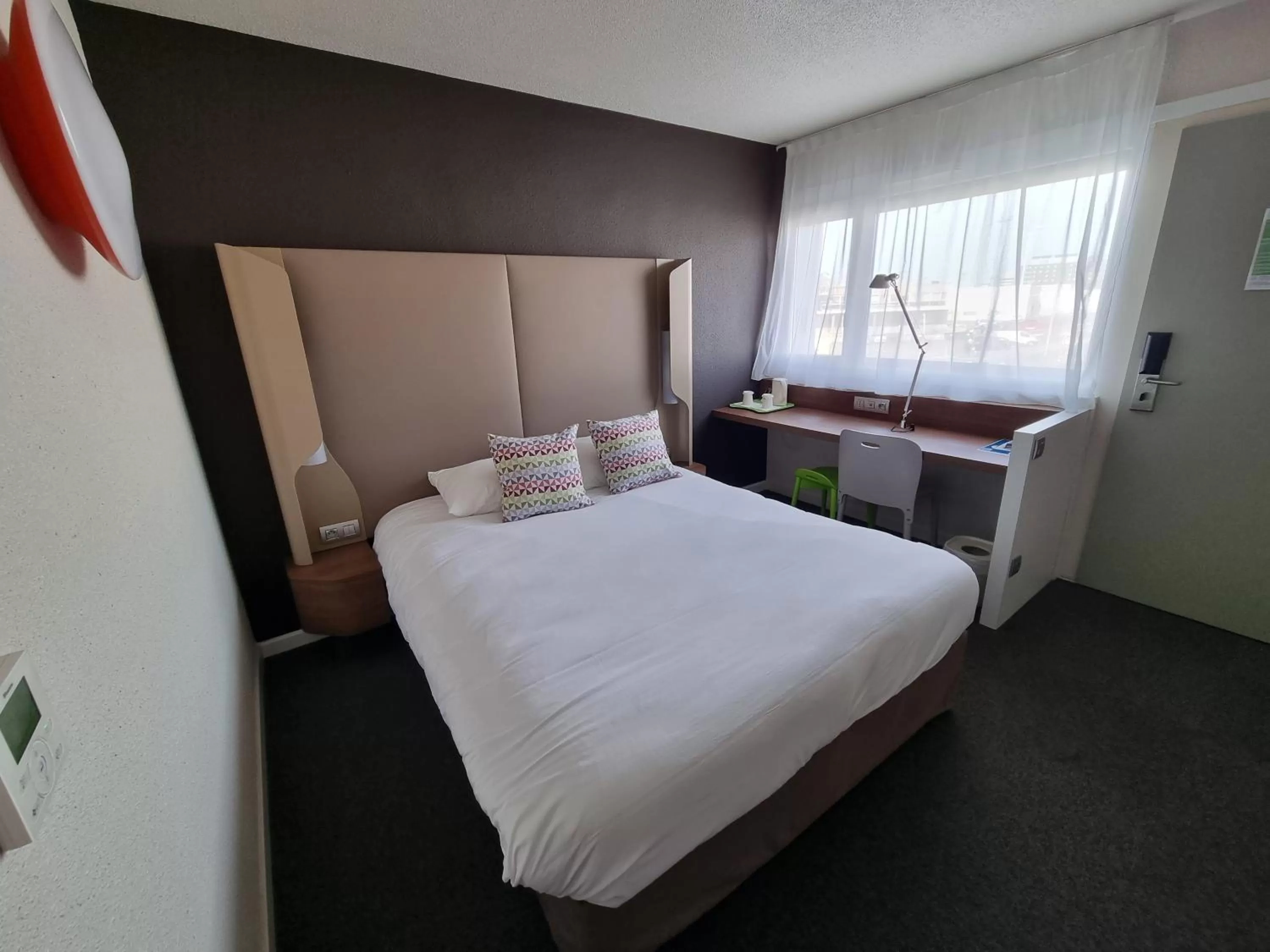 Bedroom, Bed in Campanile Toulouse - Blagnac Aéroport