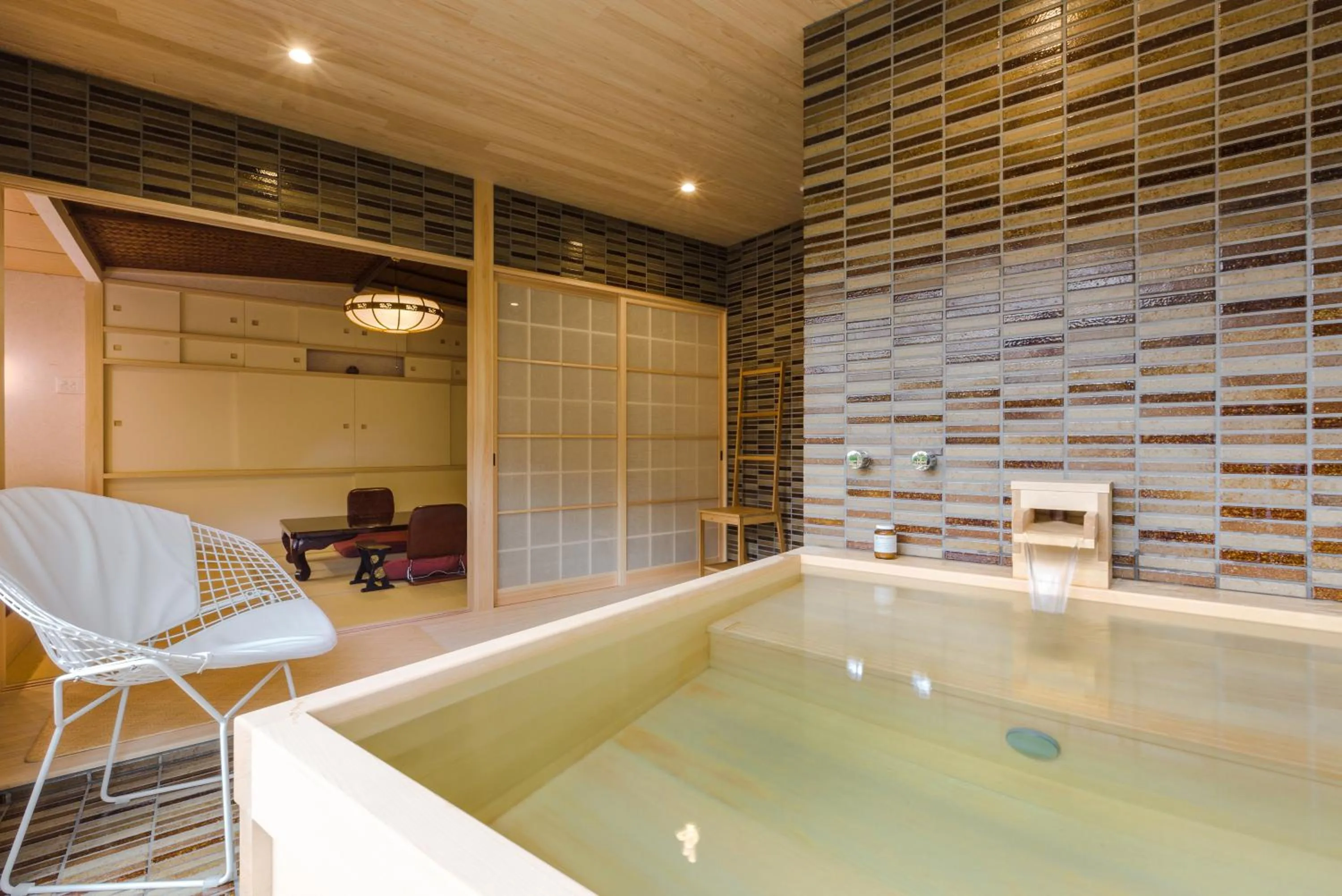 Hot Tub in Kyoto Nanzenji Ryokan Yachiyo Established in 1915