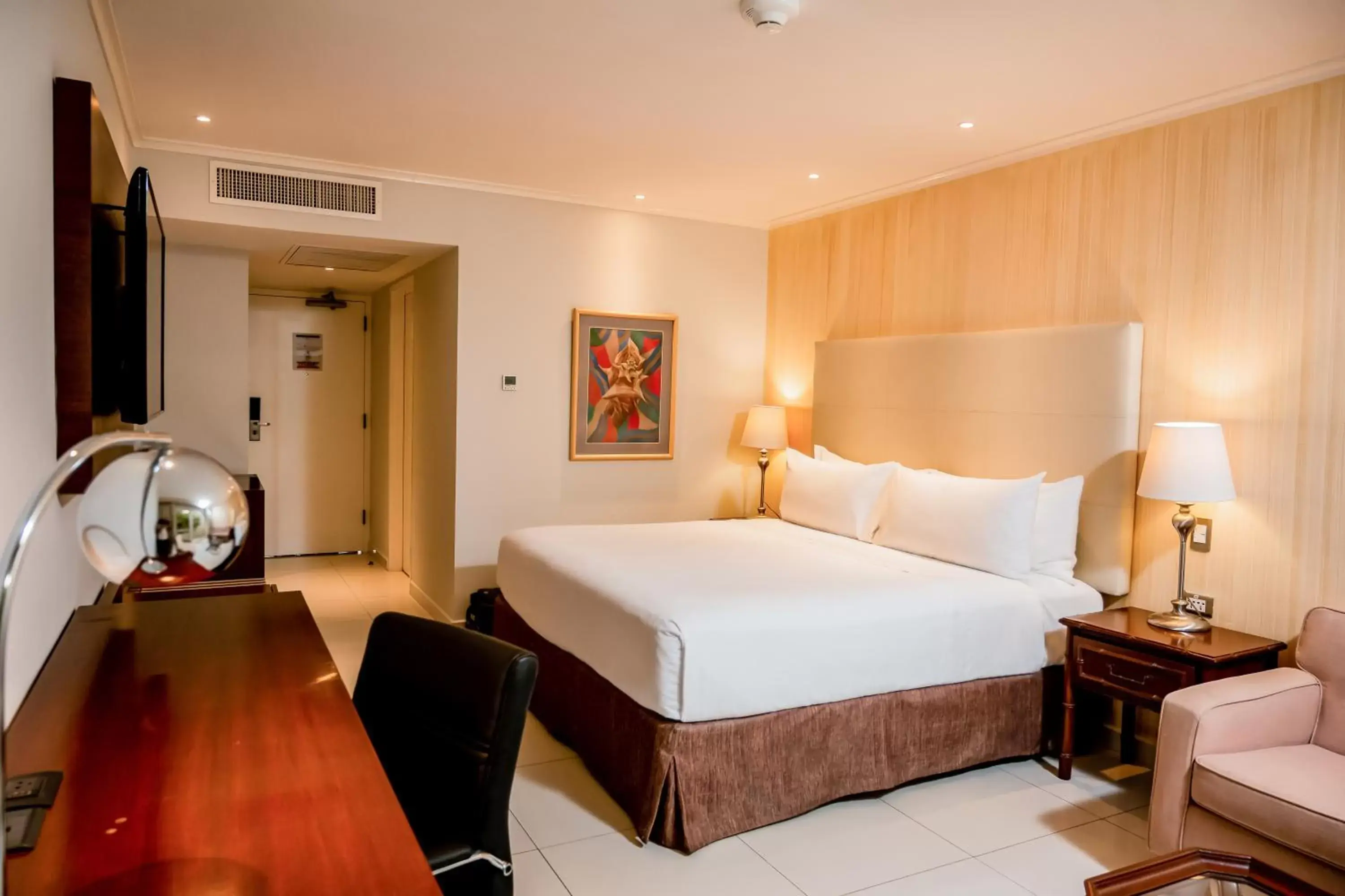 Bed in Los Tajibos, Santa Cruz de la Sierra, a Tribute Portfolio Hotel