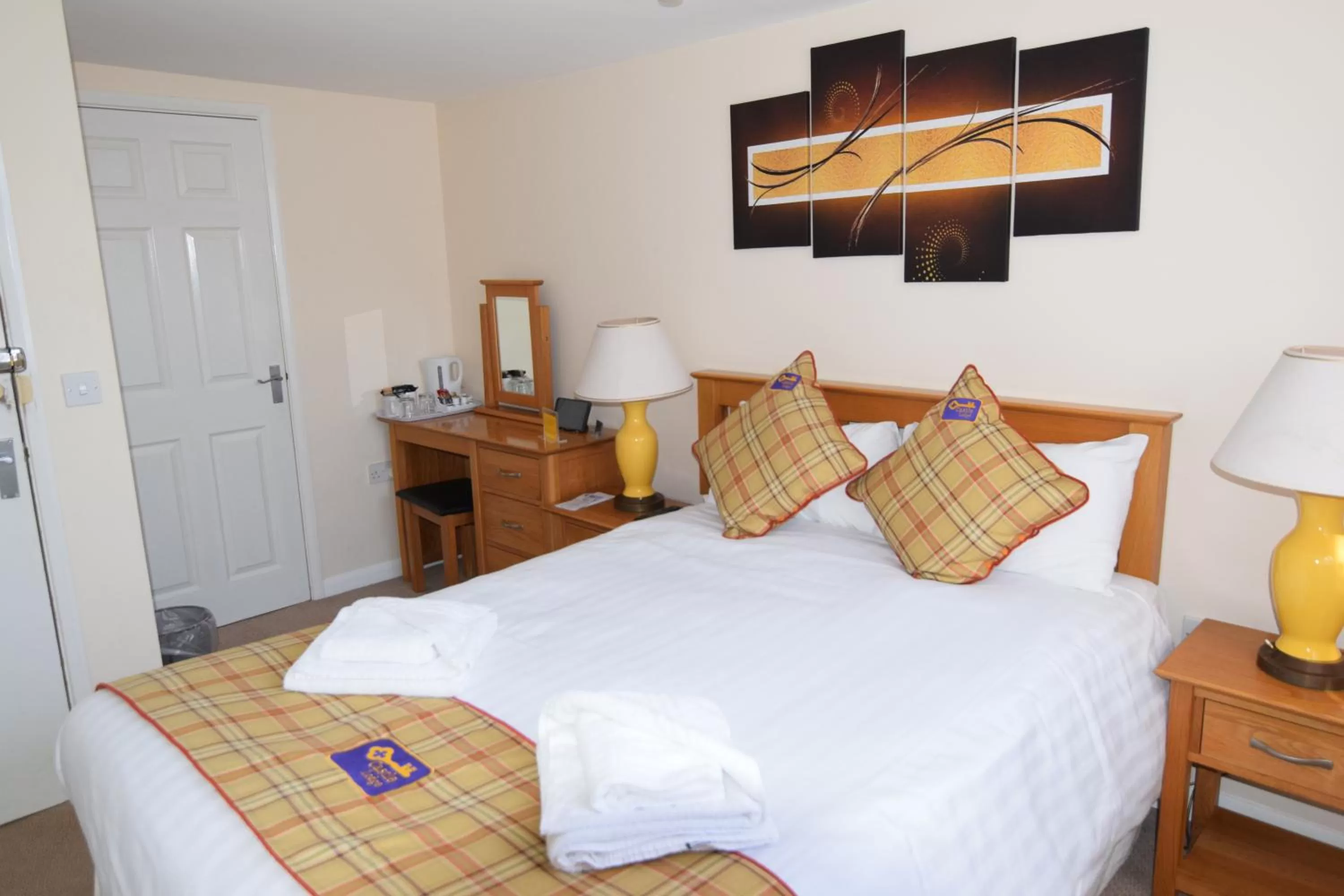 Bedroom, Bed in Castle Lodge