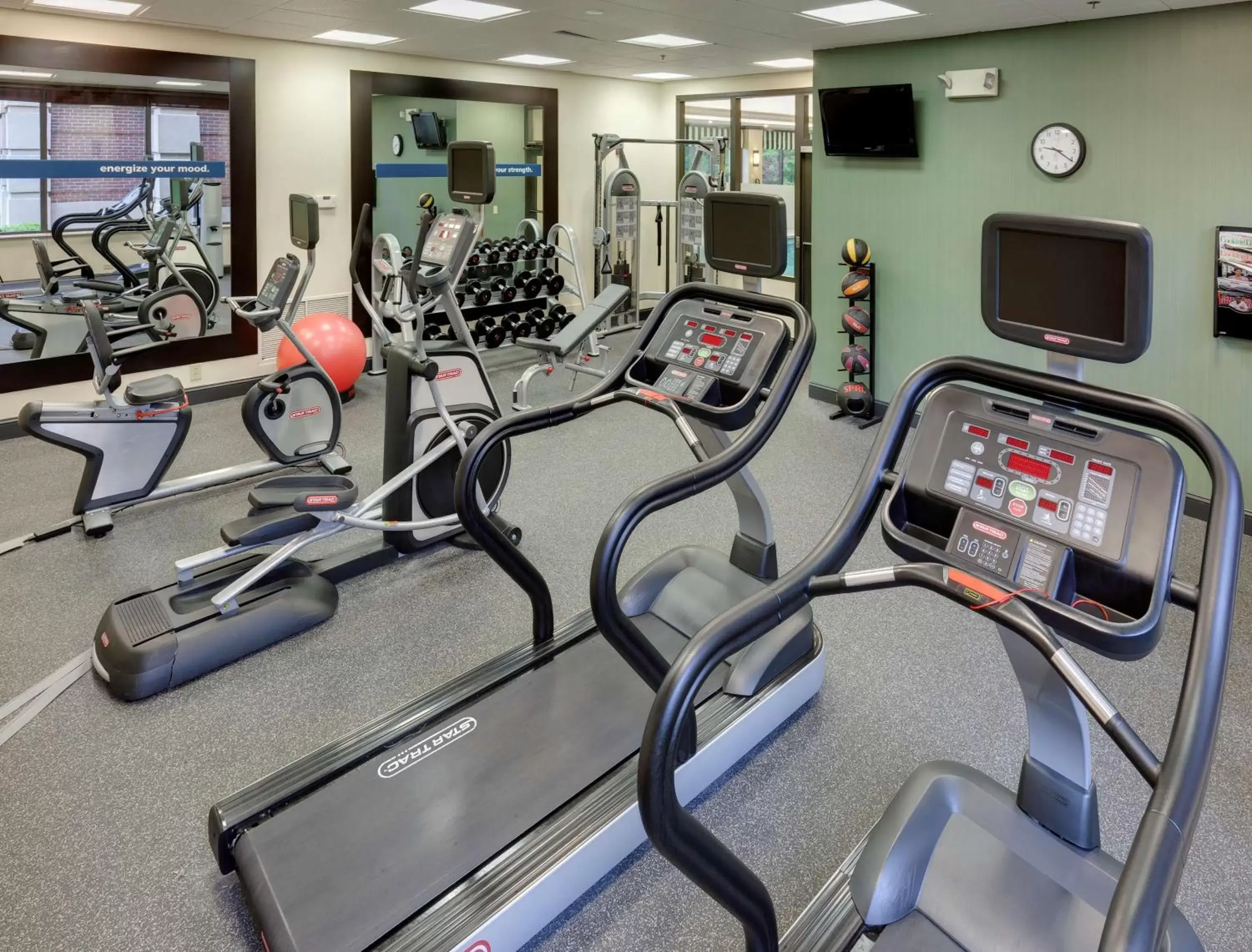 Fitness centre/facilities, Fitness Center/Facilities in Hampton Inn Hartford Airport