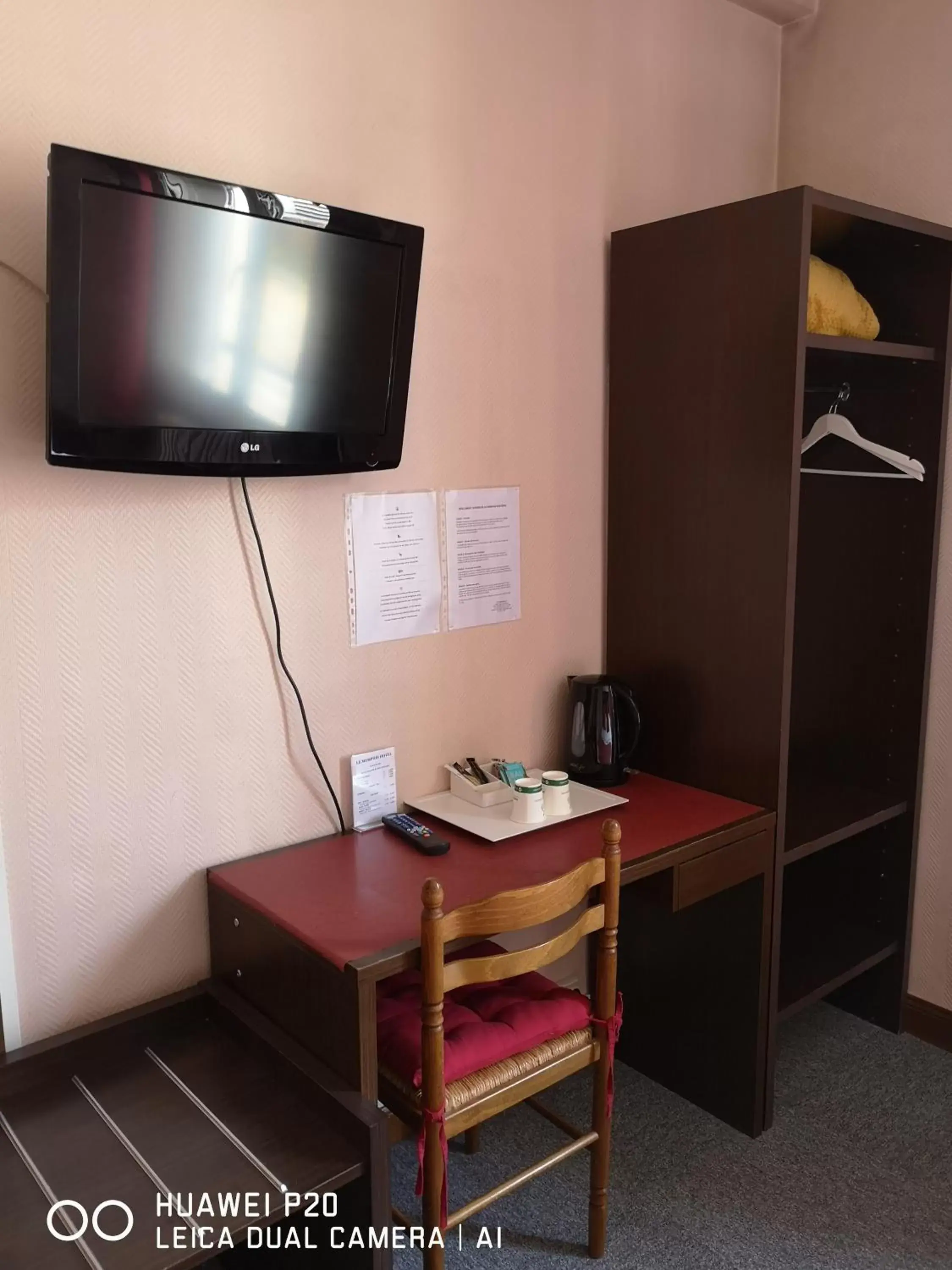 Bedroom in Hôtel Le Memphis Bedroom in Hôtel Le Memphis