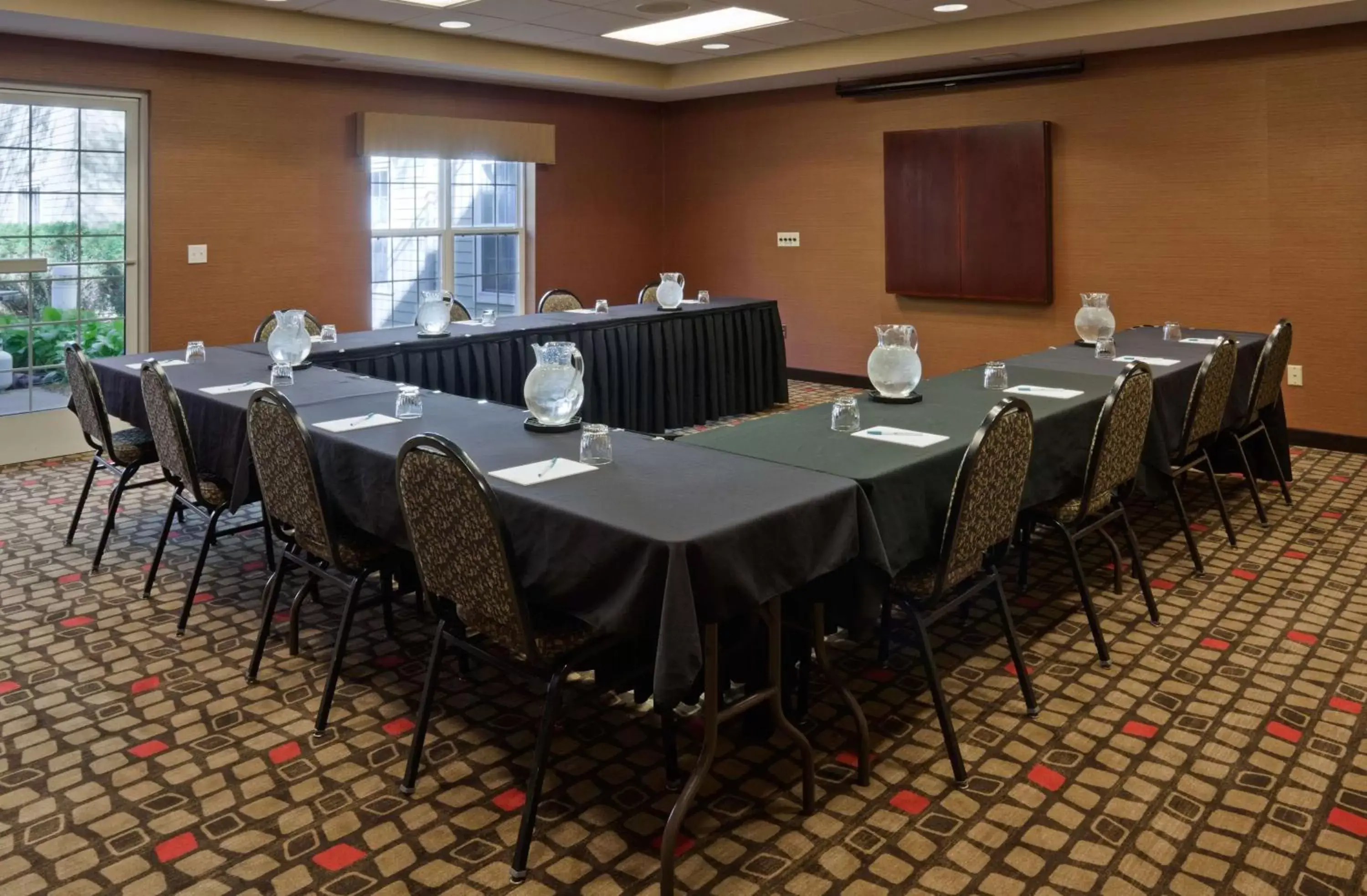 Meeting/conference room in Homewood Suites by Hilton Sioux Falls