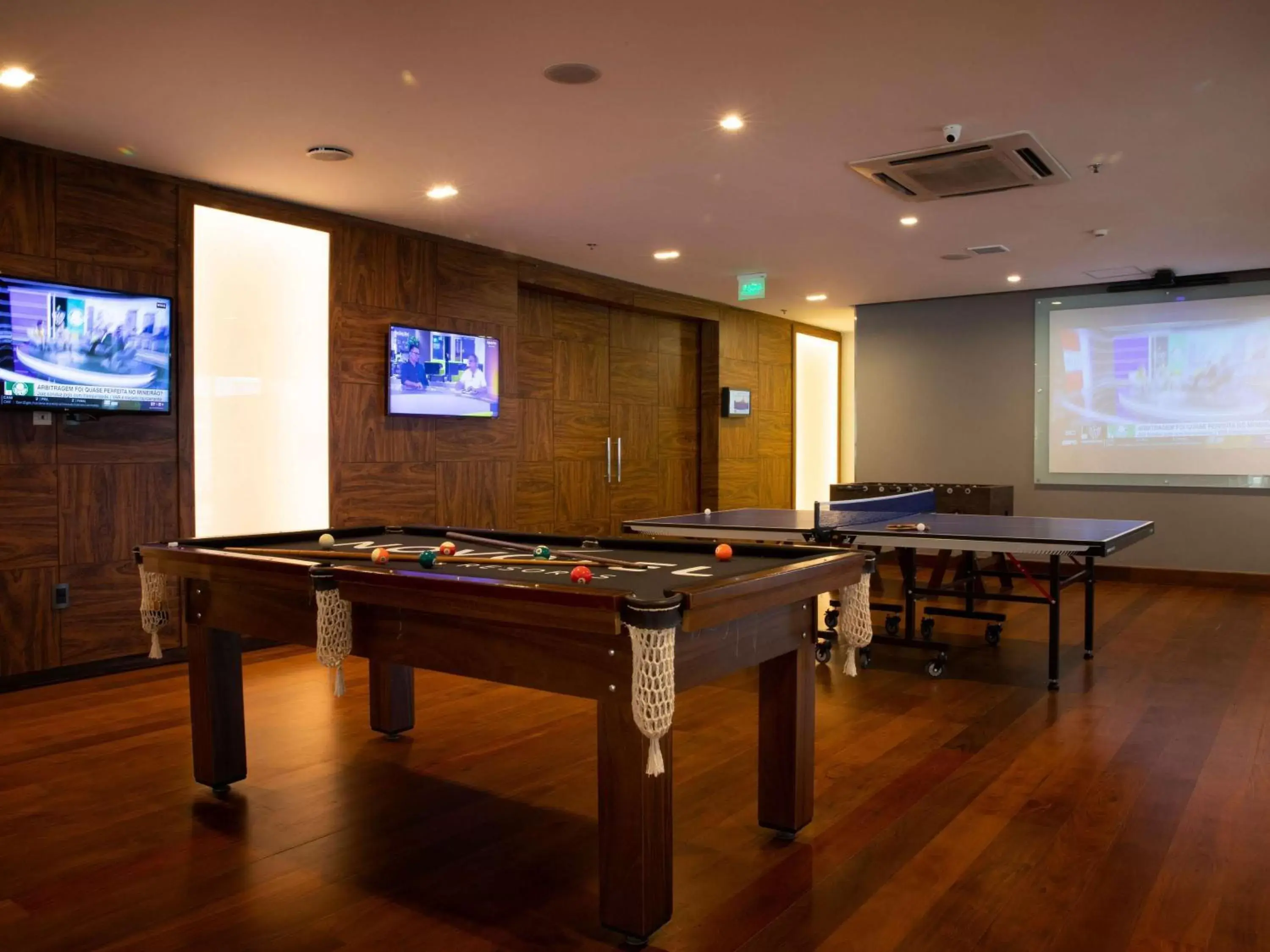 Lounge or bar, Billiards in Novotel Sao Paulo Morumbi